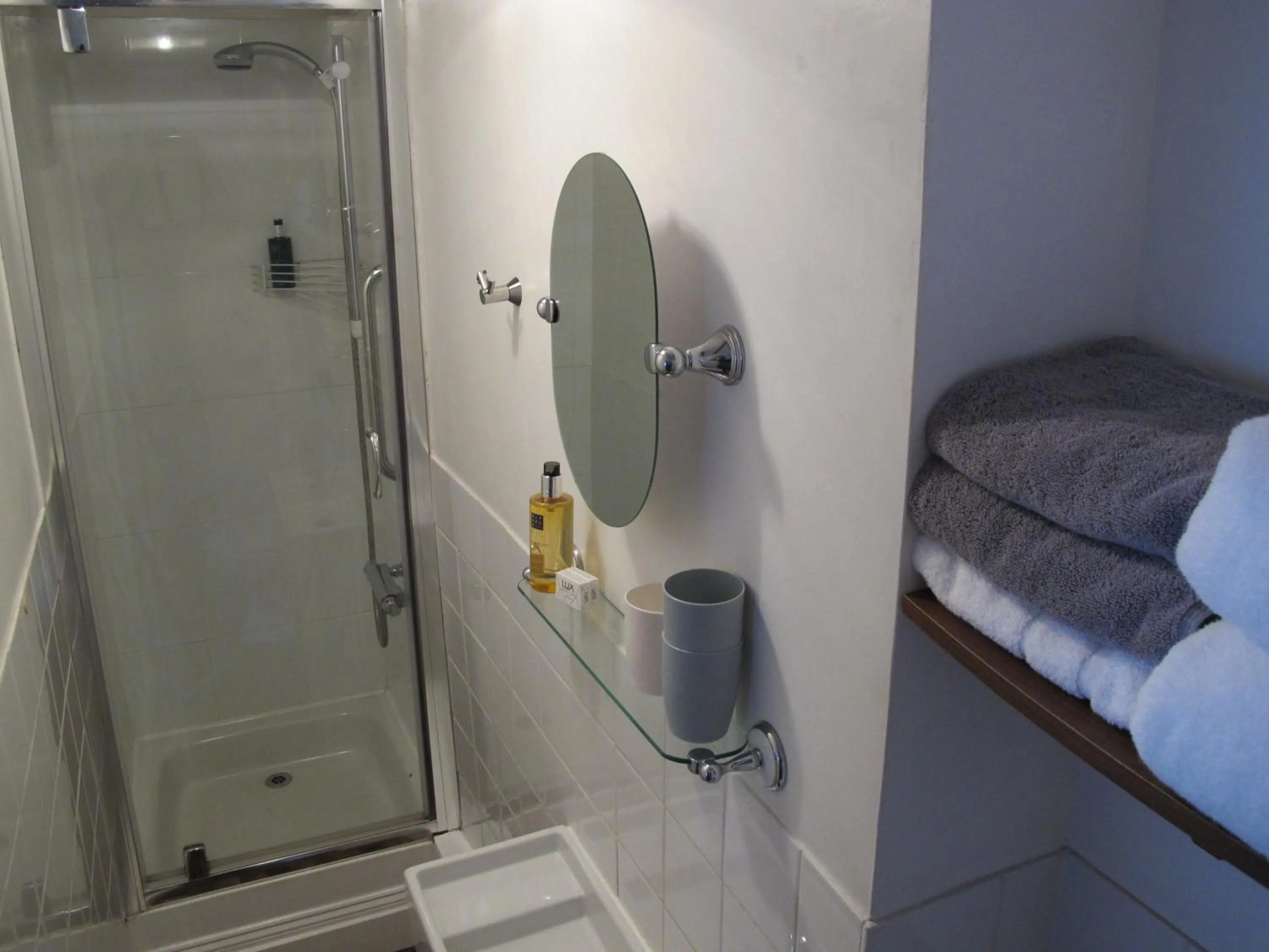 Bathroom in Stone's Throw Guest House