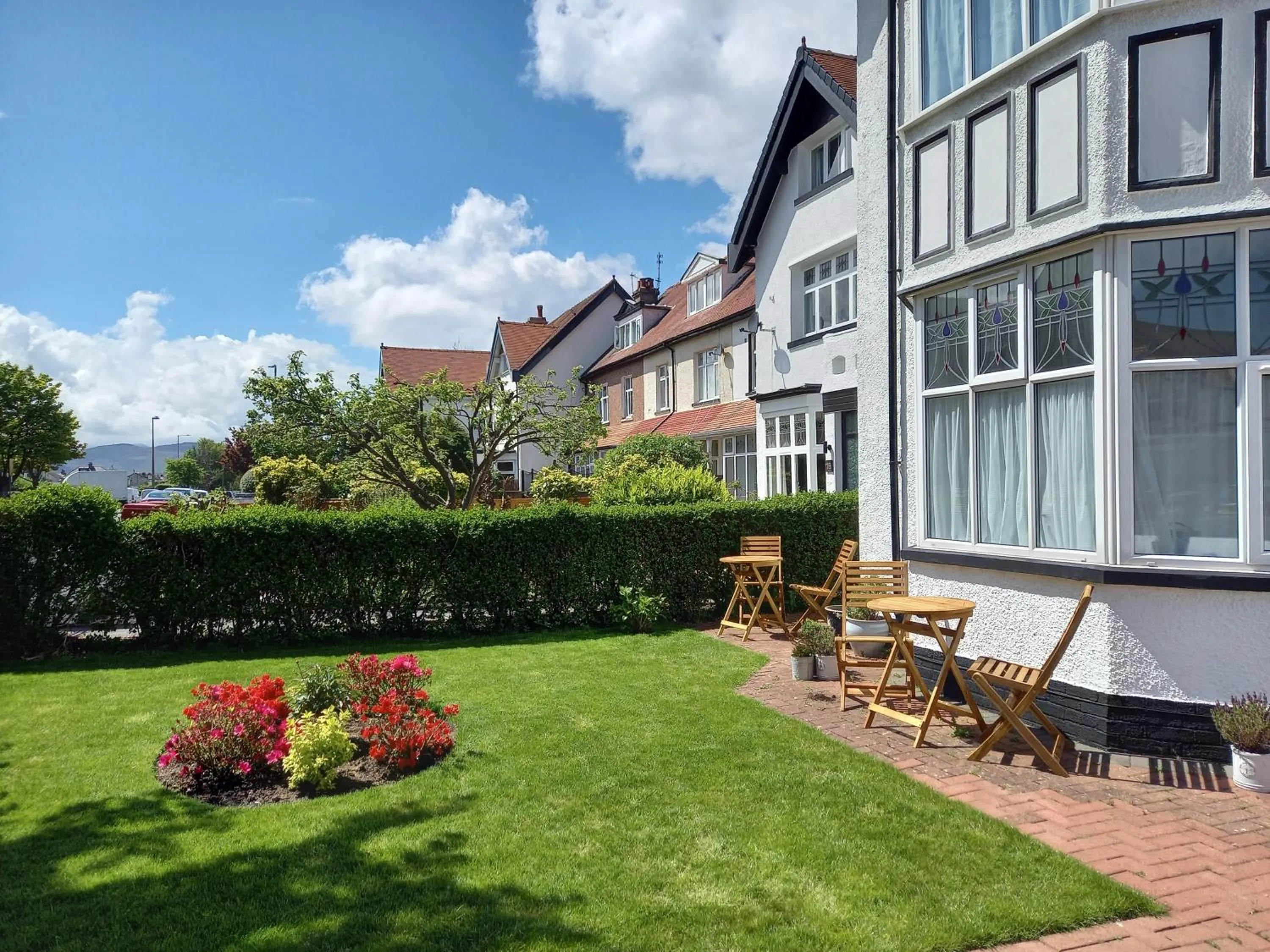 Property building in Seren Villa