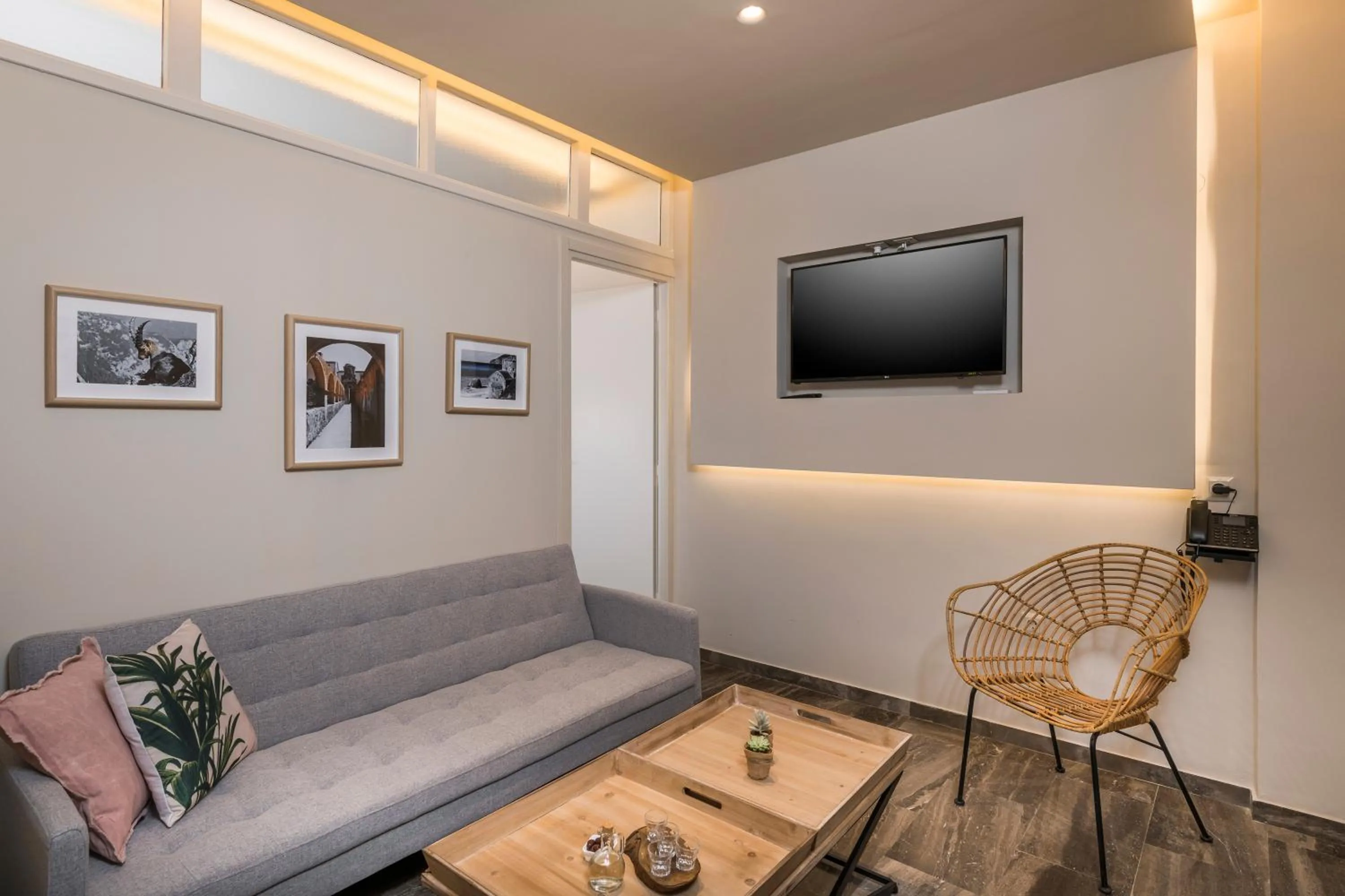 TV and multimedia in Sun Ray Luxury Apartments