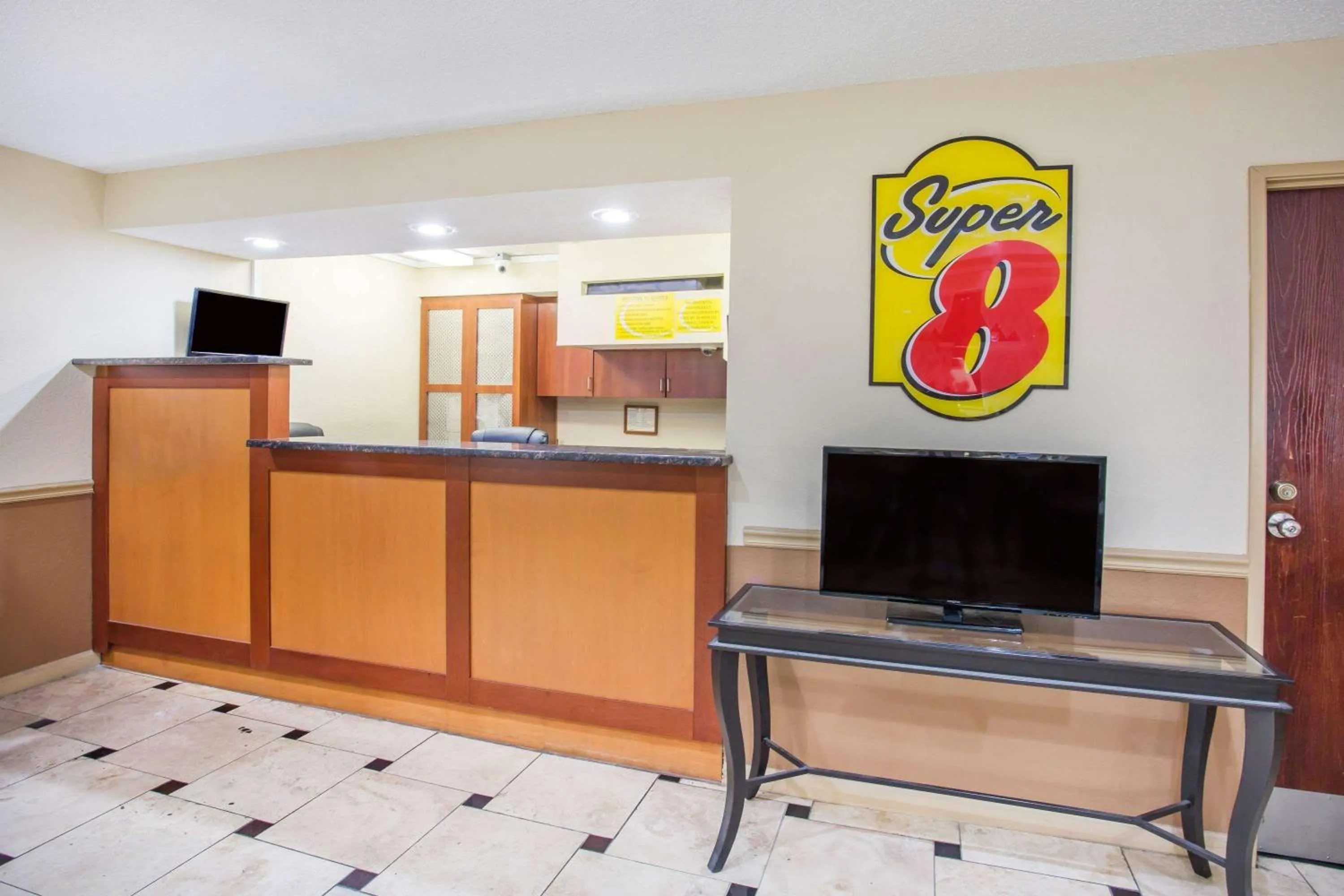 Lobby or reception in Super 8 by Wyndham Harrisonburg
