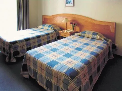 Photo of the whole room, Bed in Alte Hotel