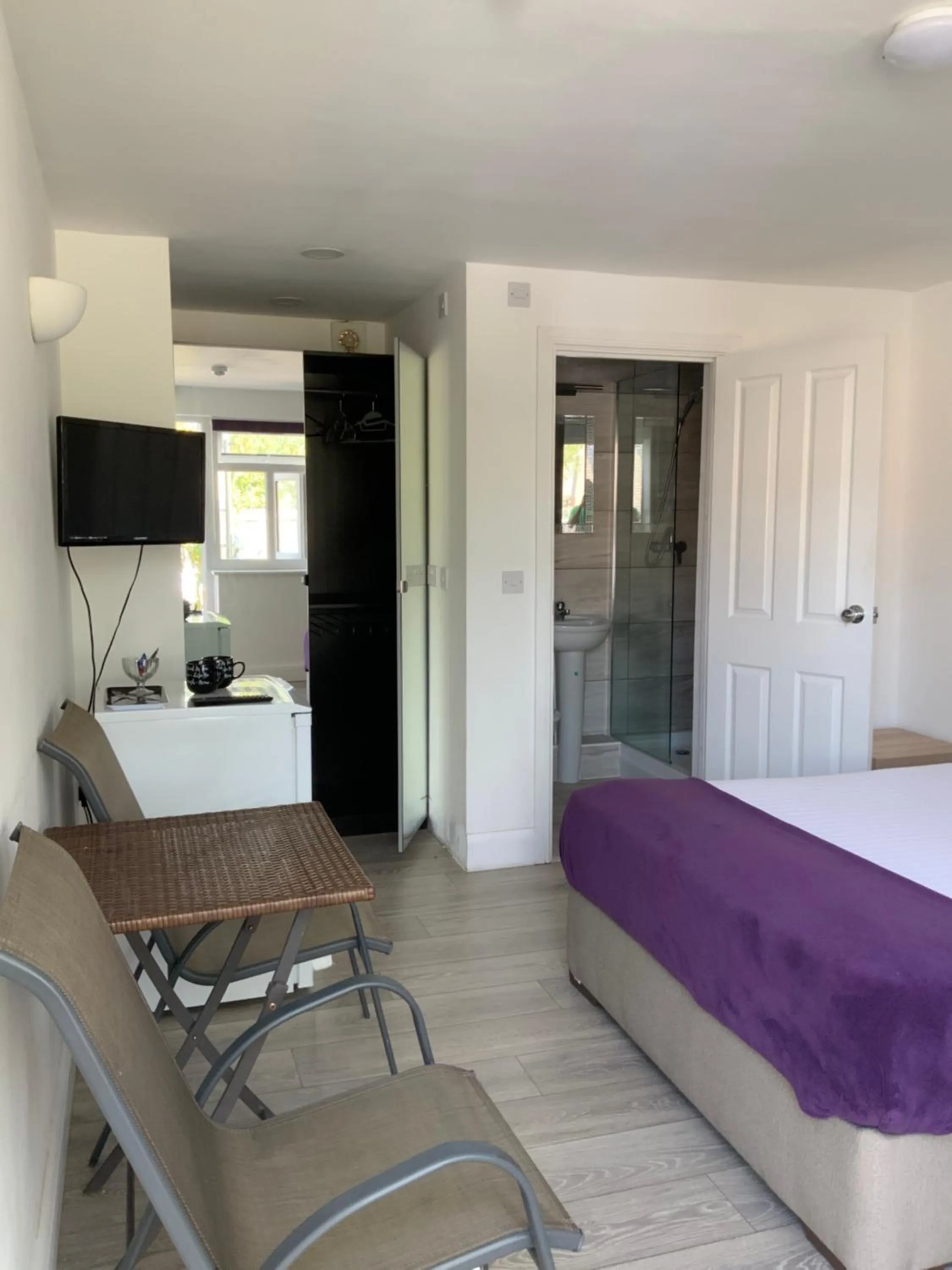 Bed in Stanwell Stansted Airport