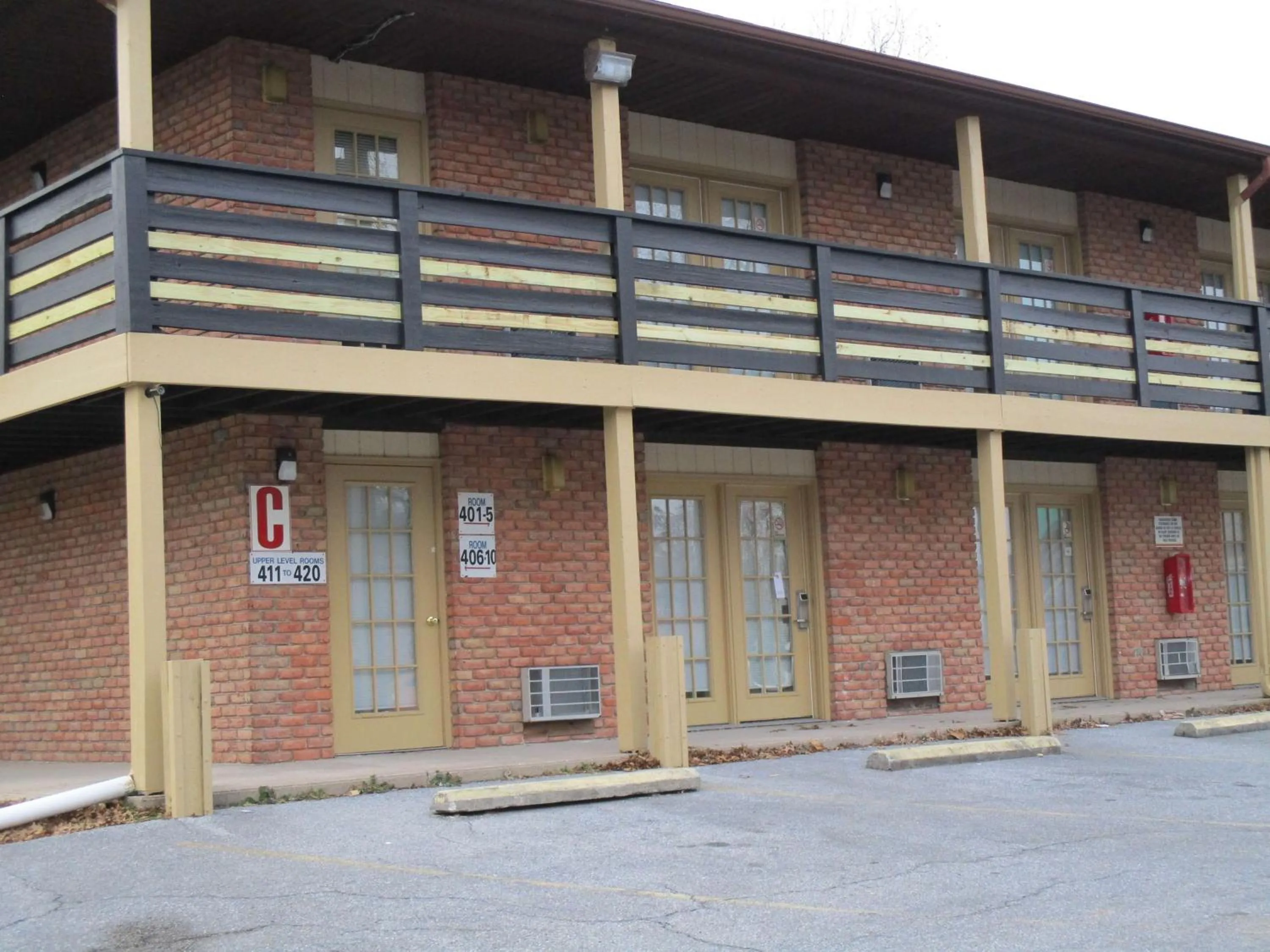 Property building in Motel 6-Shartlesville, PA