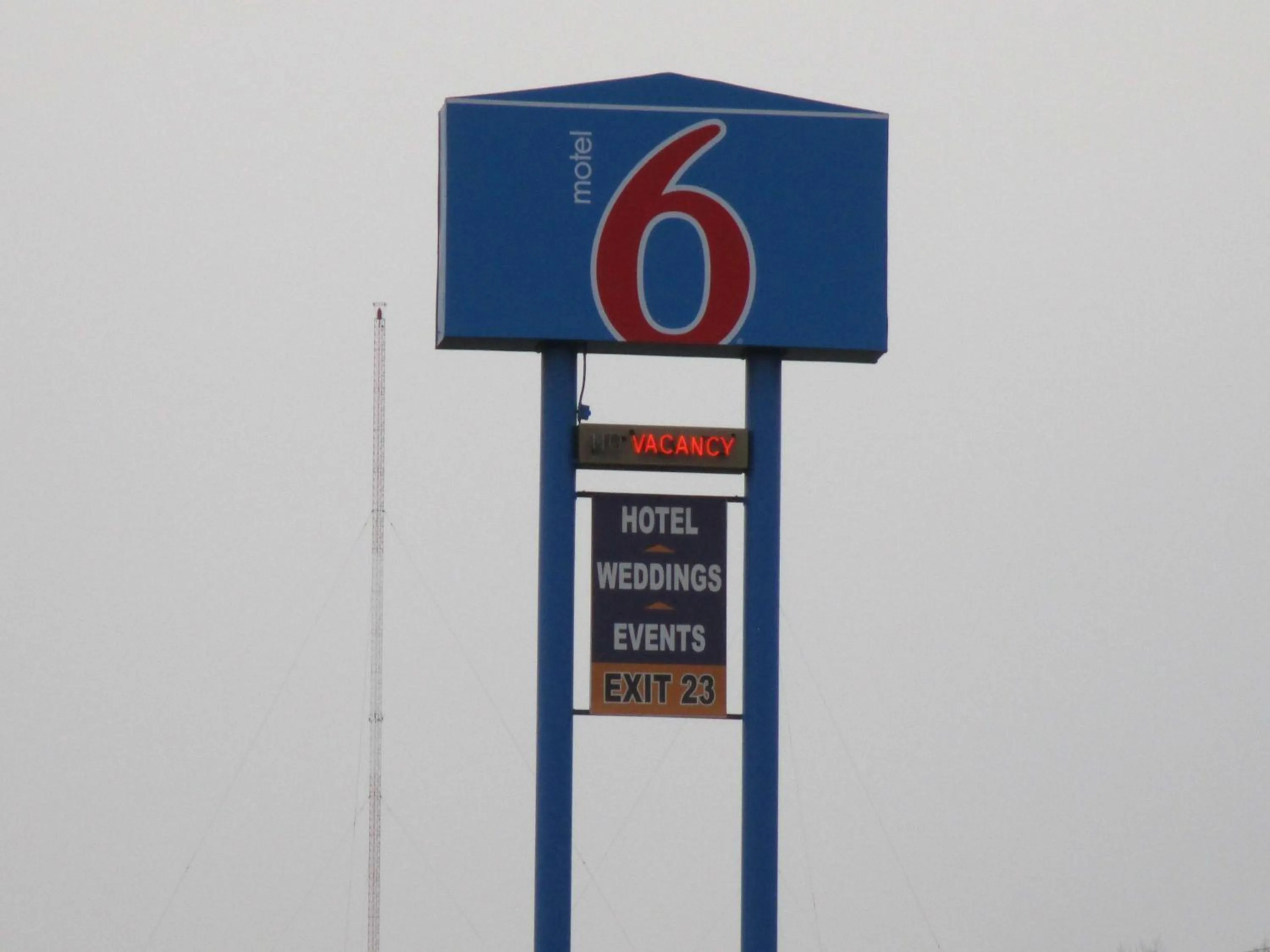 Property building in Motel 6-Shartlesville, PA