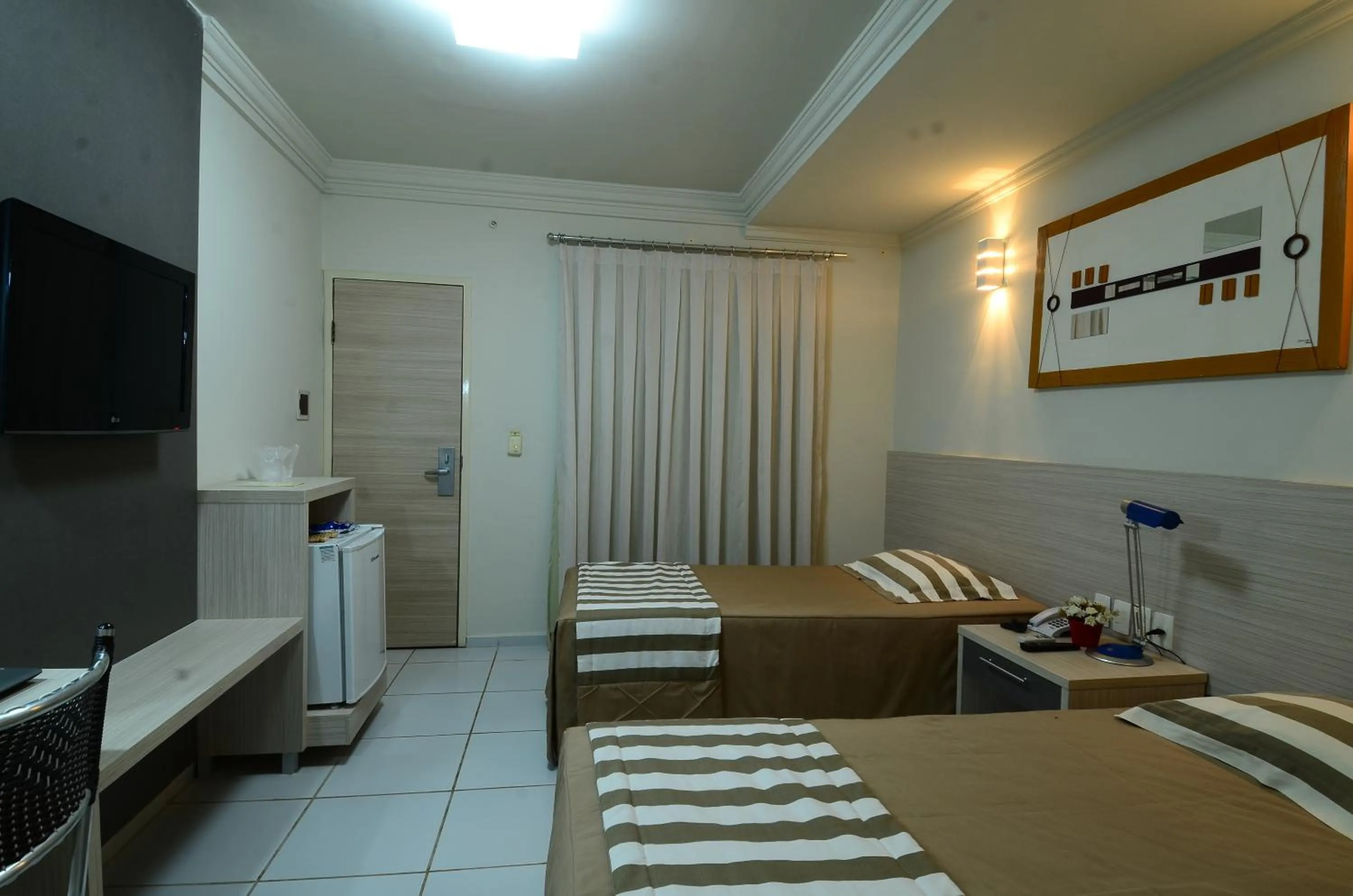 Photo of the whole room, Bed in Vitoria Palace Hotel