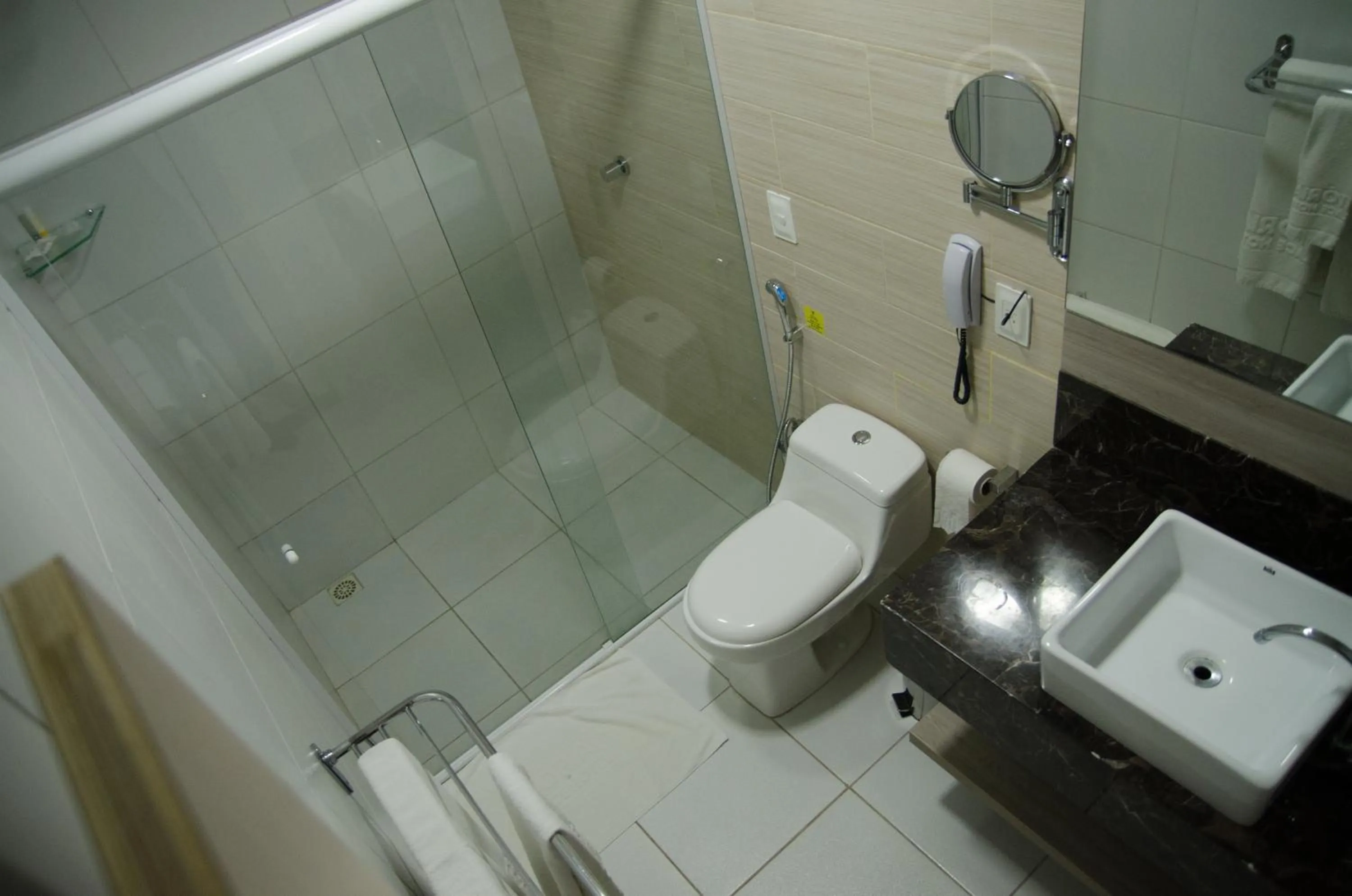 Bathroom in Vitoria Palace Hotel