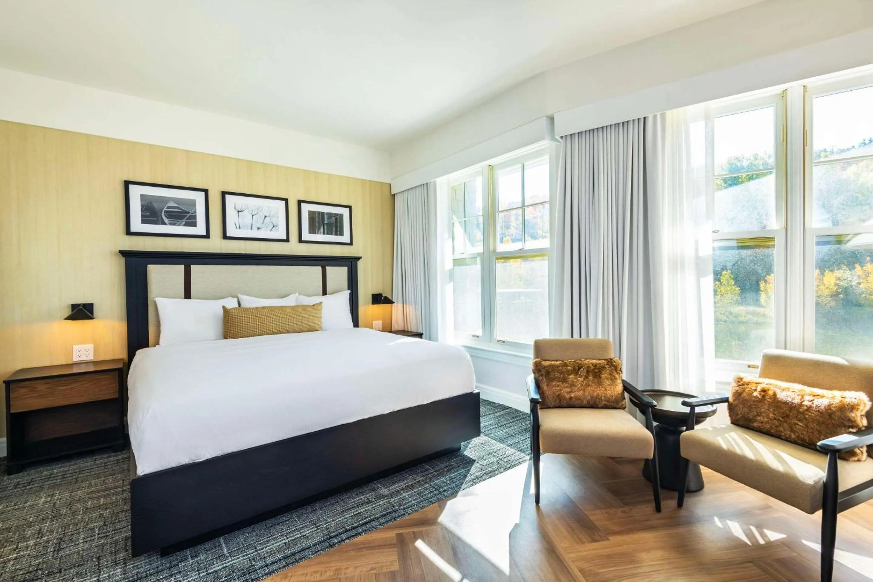 Bedroom, Bed in Calabogie Peaks Hotel, Ascend Hotel Member