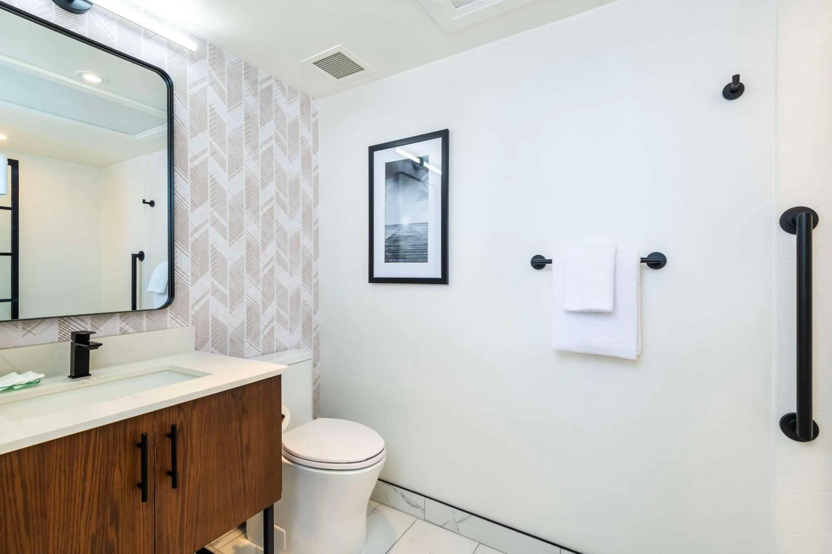 Bedroom in Calabogie Peaks Hotel, Ascend Hotel Member