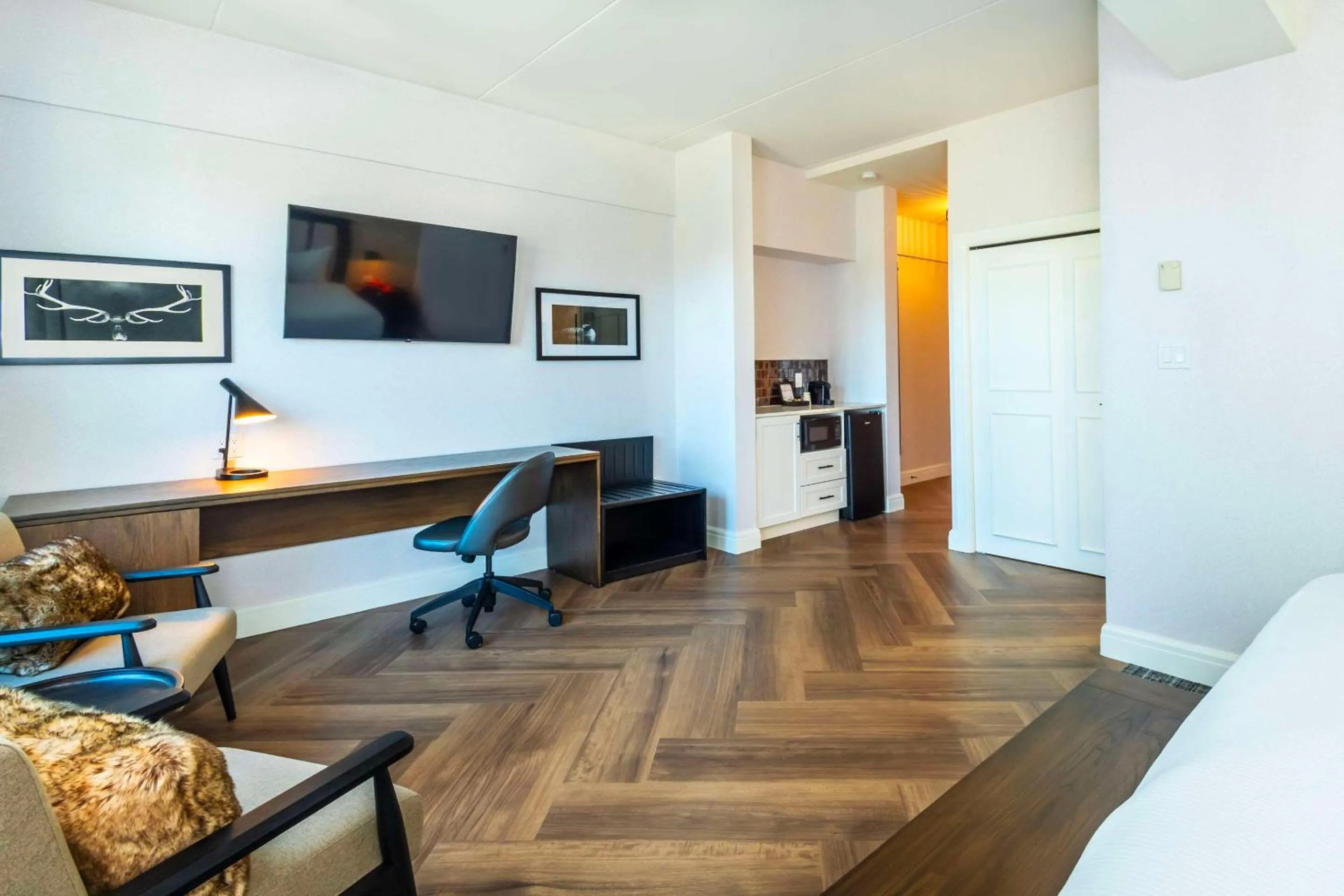 Bedroom, Bed in Calabogie Peaks Hotel, Ascend Hotel Member