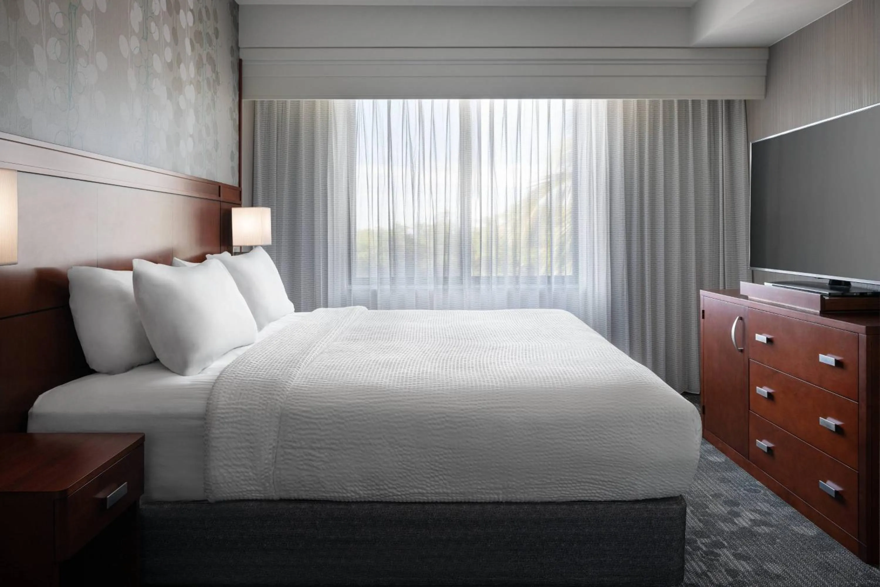 Bedroom, Bed in Courtyard by Marriott Maui Kahului Airport