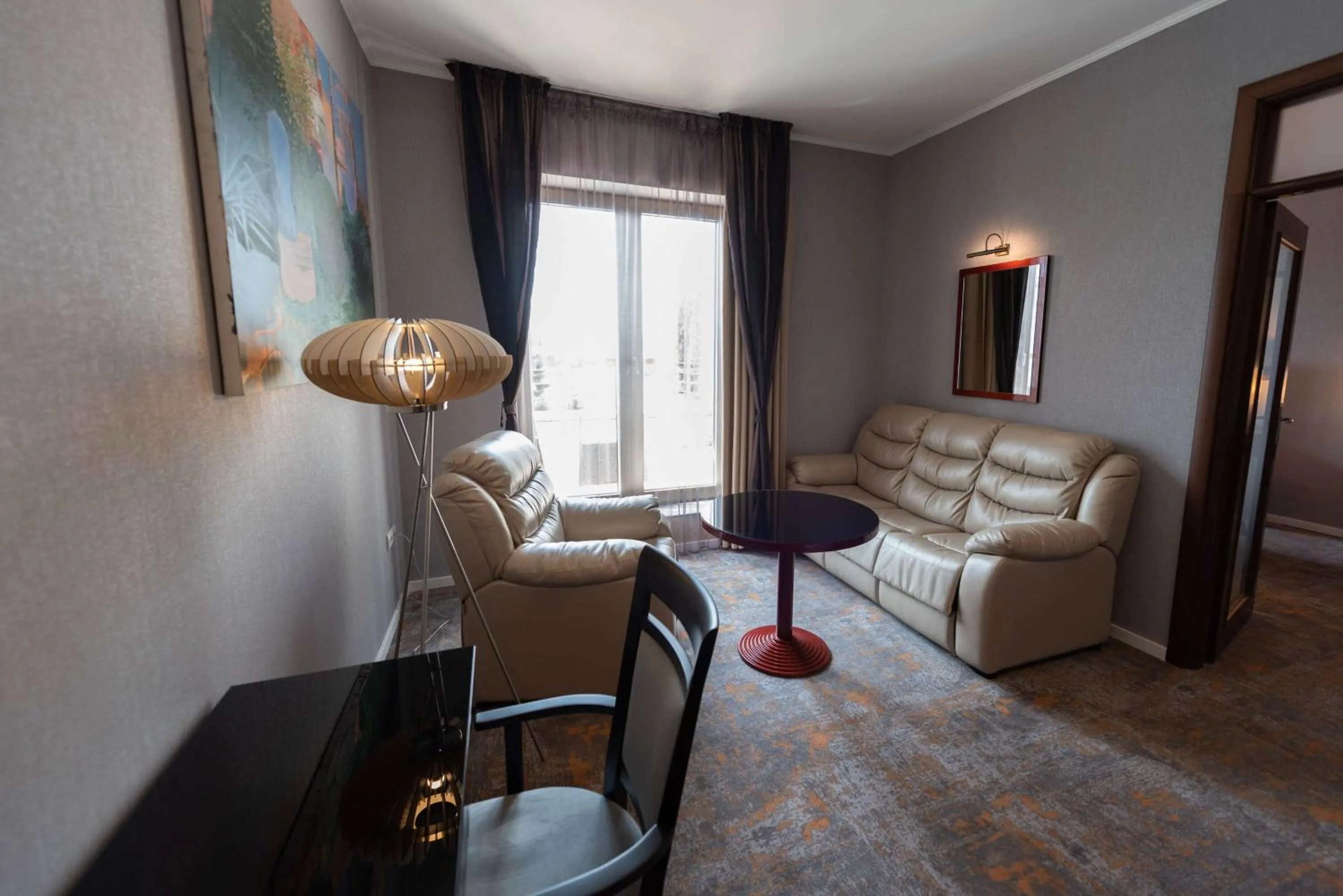 Living room in Wyndham Cluj