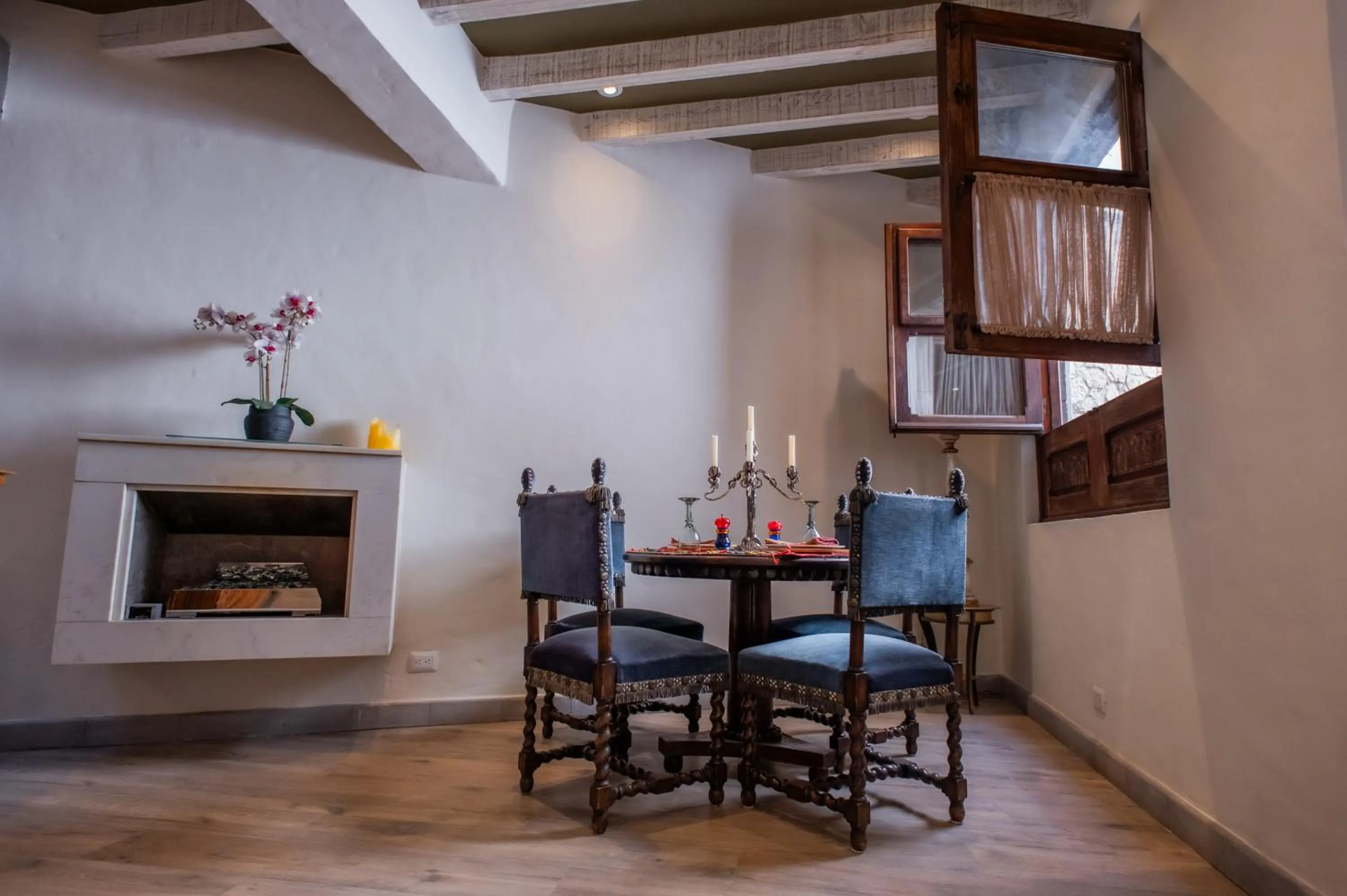 Dining area in Casa Sollano 34