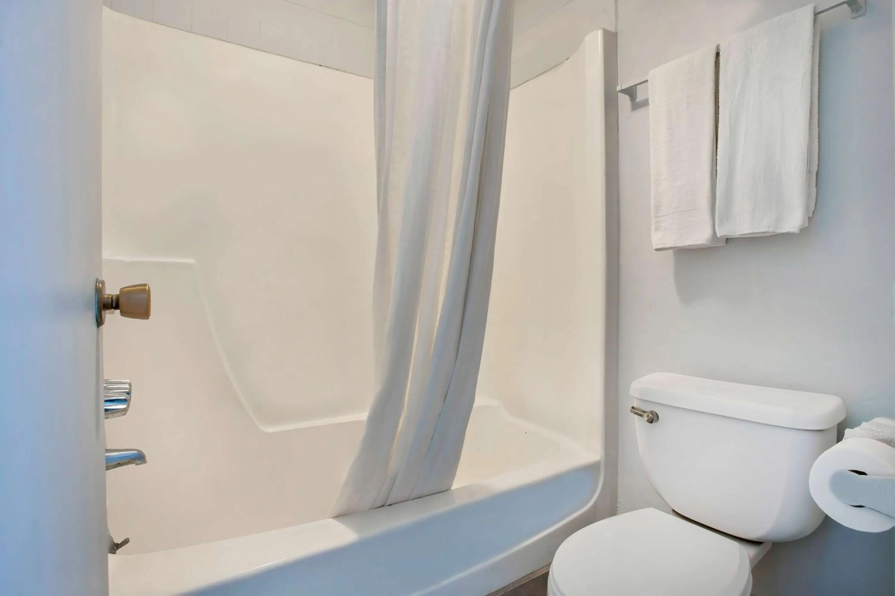 Bathroom in Motel 6 Tucson, AZ - East Williams Center