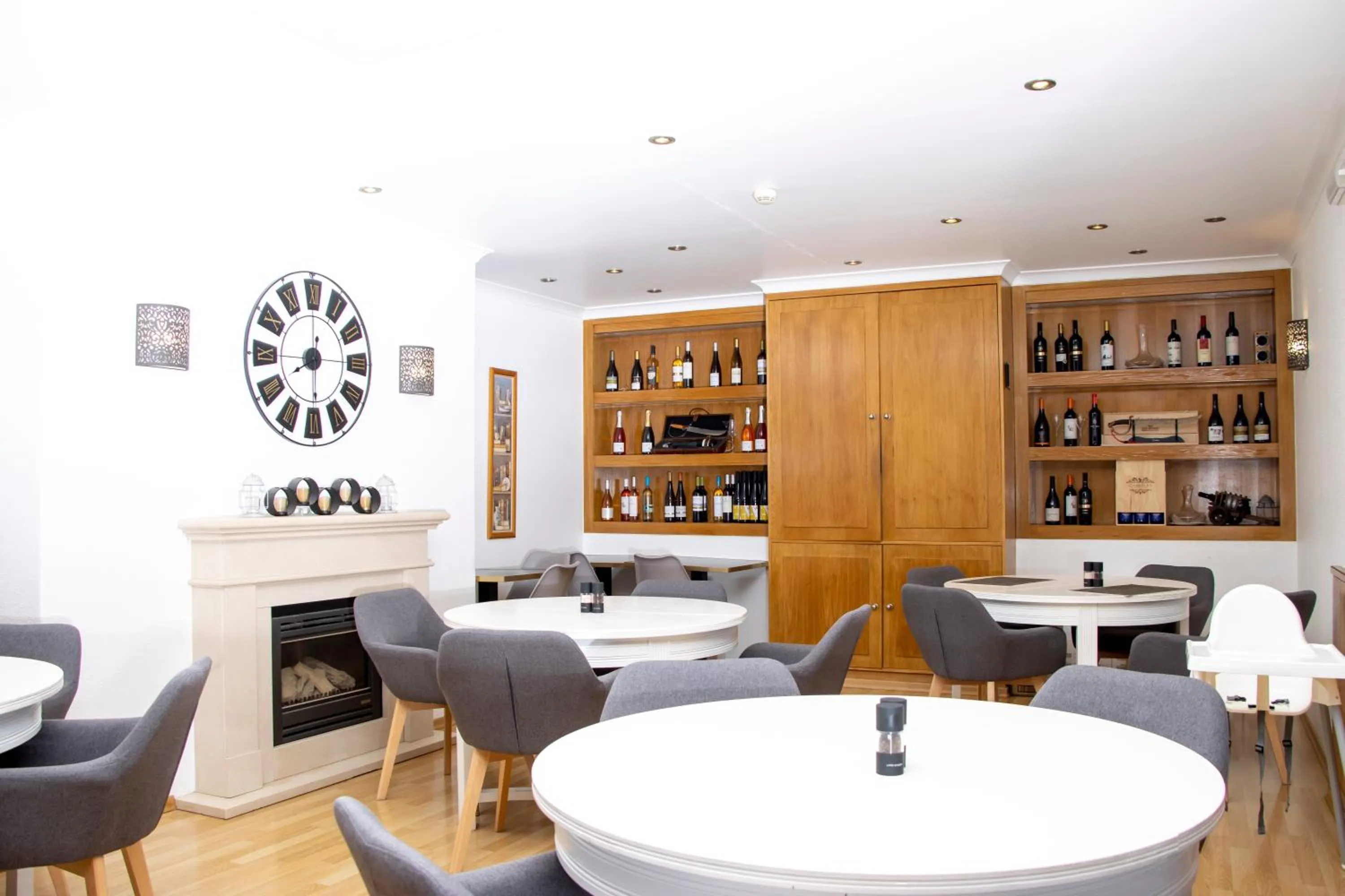 Restaurant/places to eat in Pestana Palm Gardens