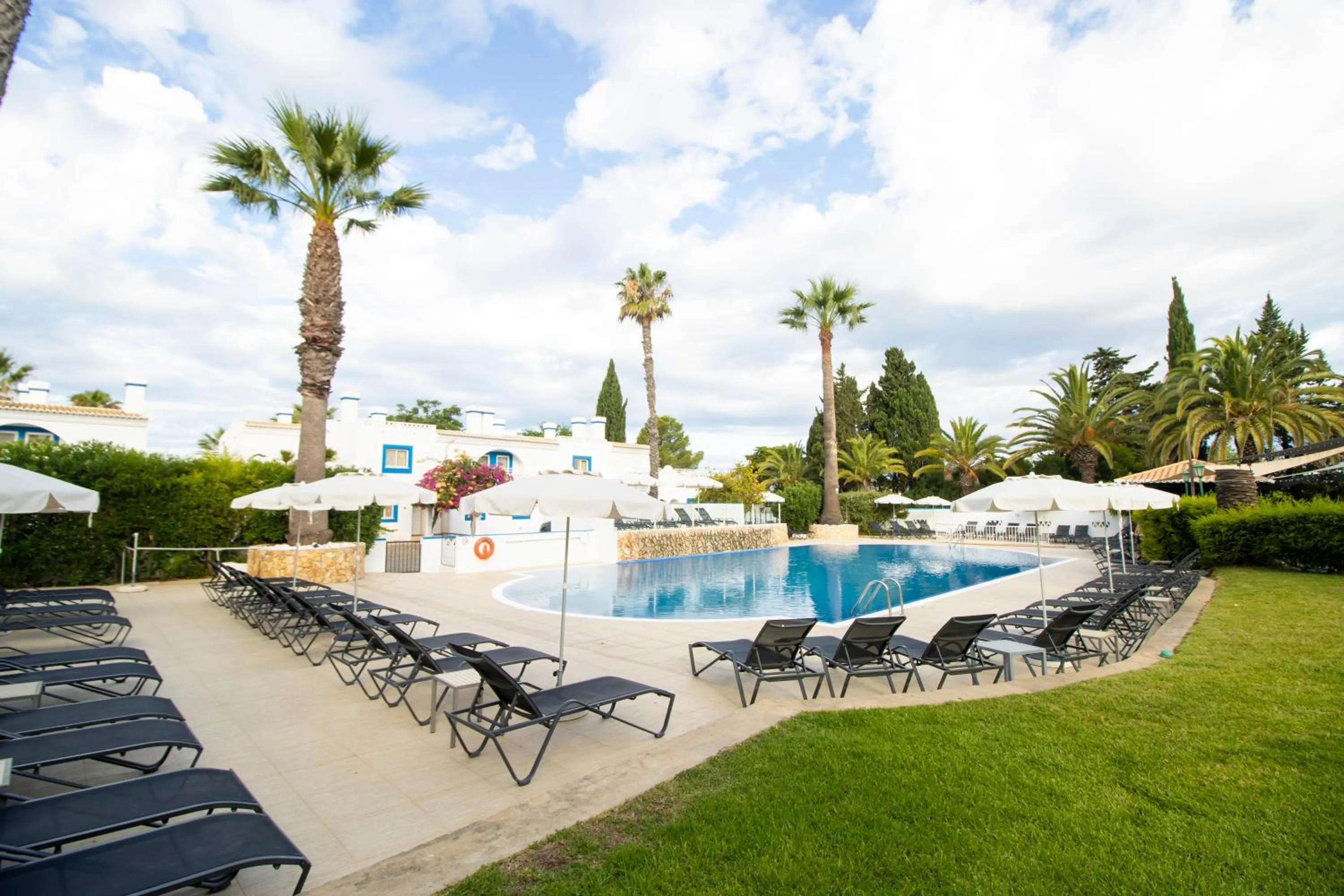 Swimming pool in Pestana Palm Gardens