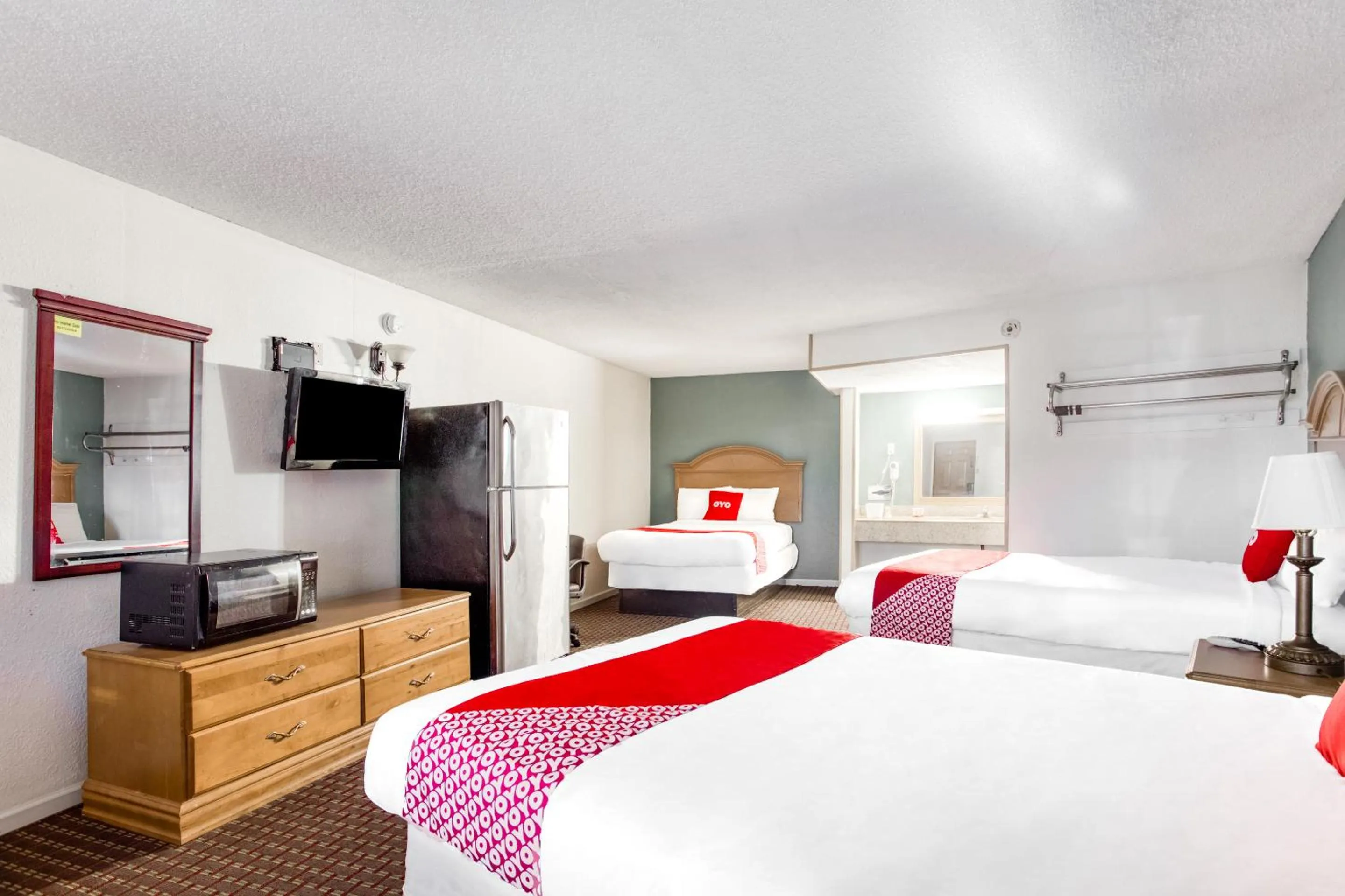 Bedroom, Bed in OYO Hotel Bald Knob AR Hwy 64