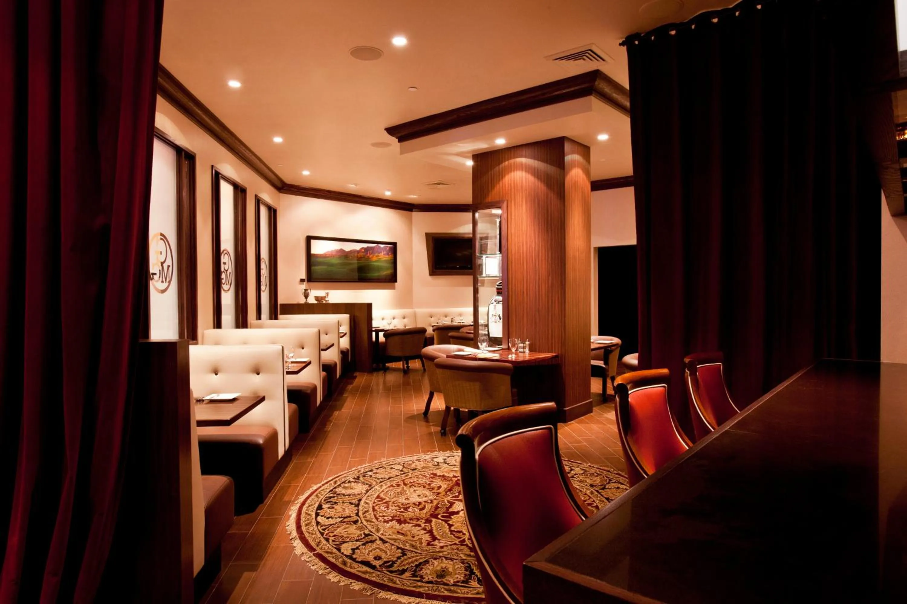 Restaurant/places to eat, Bed in Eureka Casino Resort