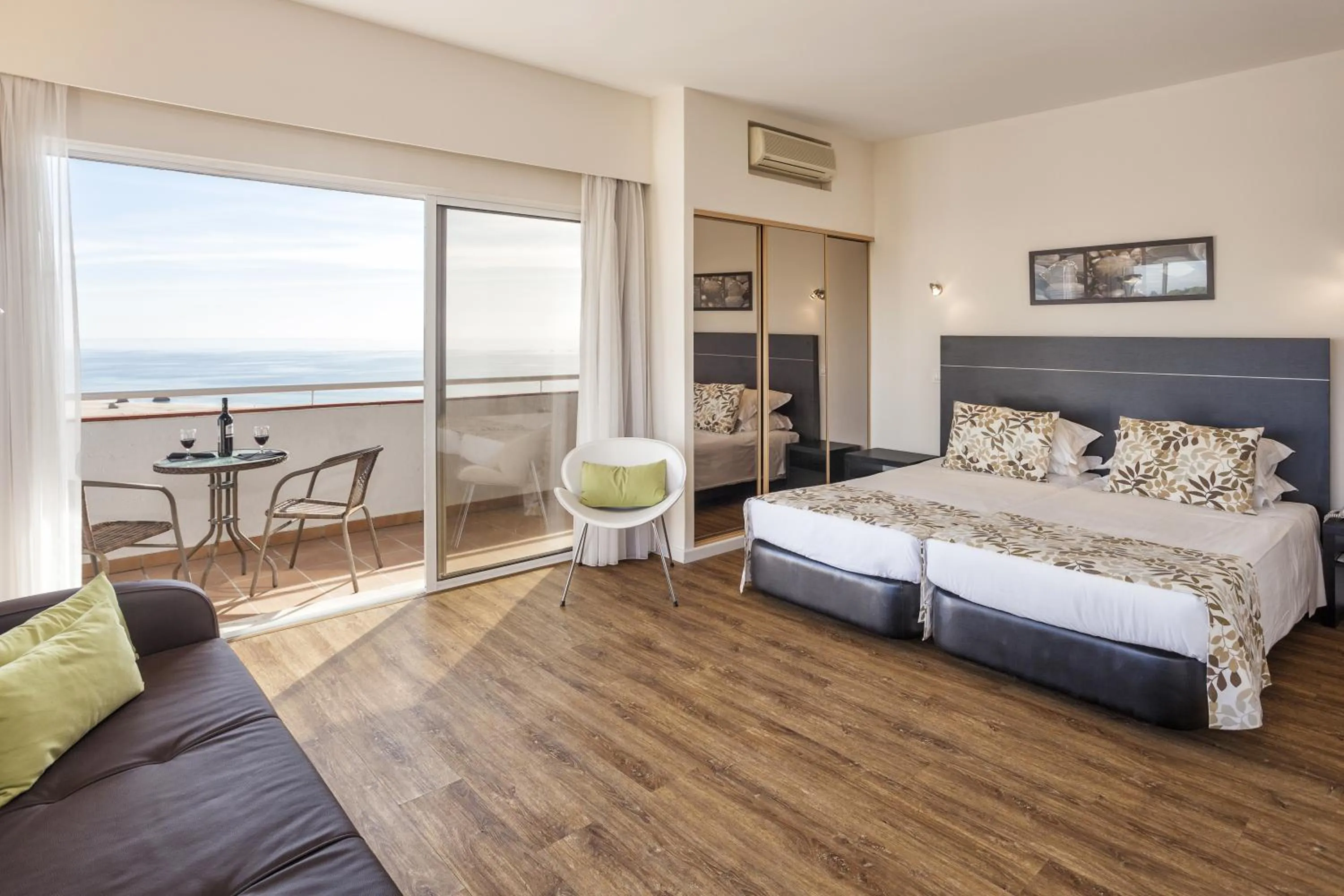 Bedroom, Bed in Pestana Alvor Atlantico Residences Beach Suites
