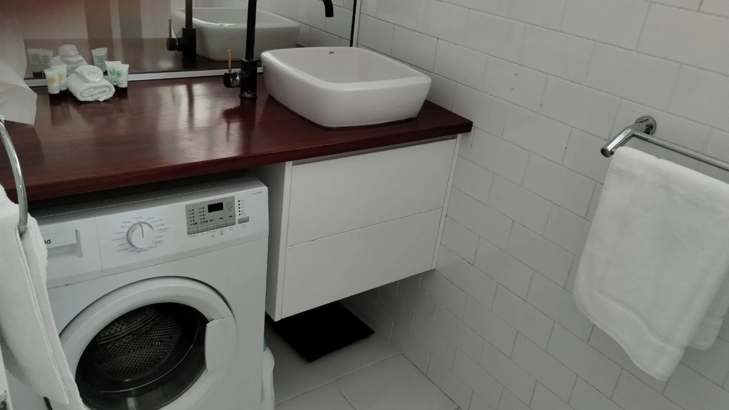 Bathroom in Tully Motel