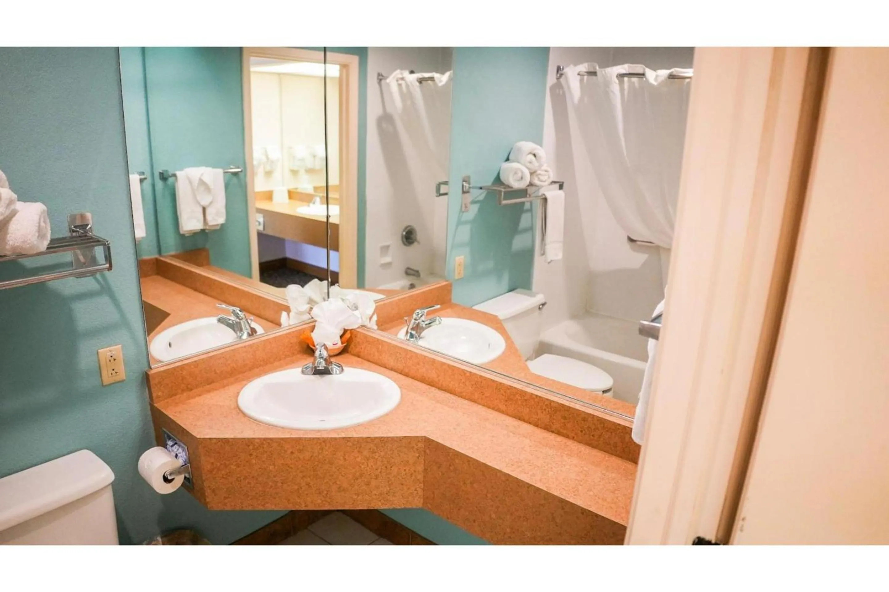 Bathroom in Sierra Inn Capital O ft Huachuca