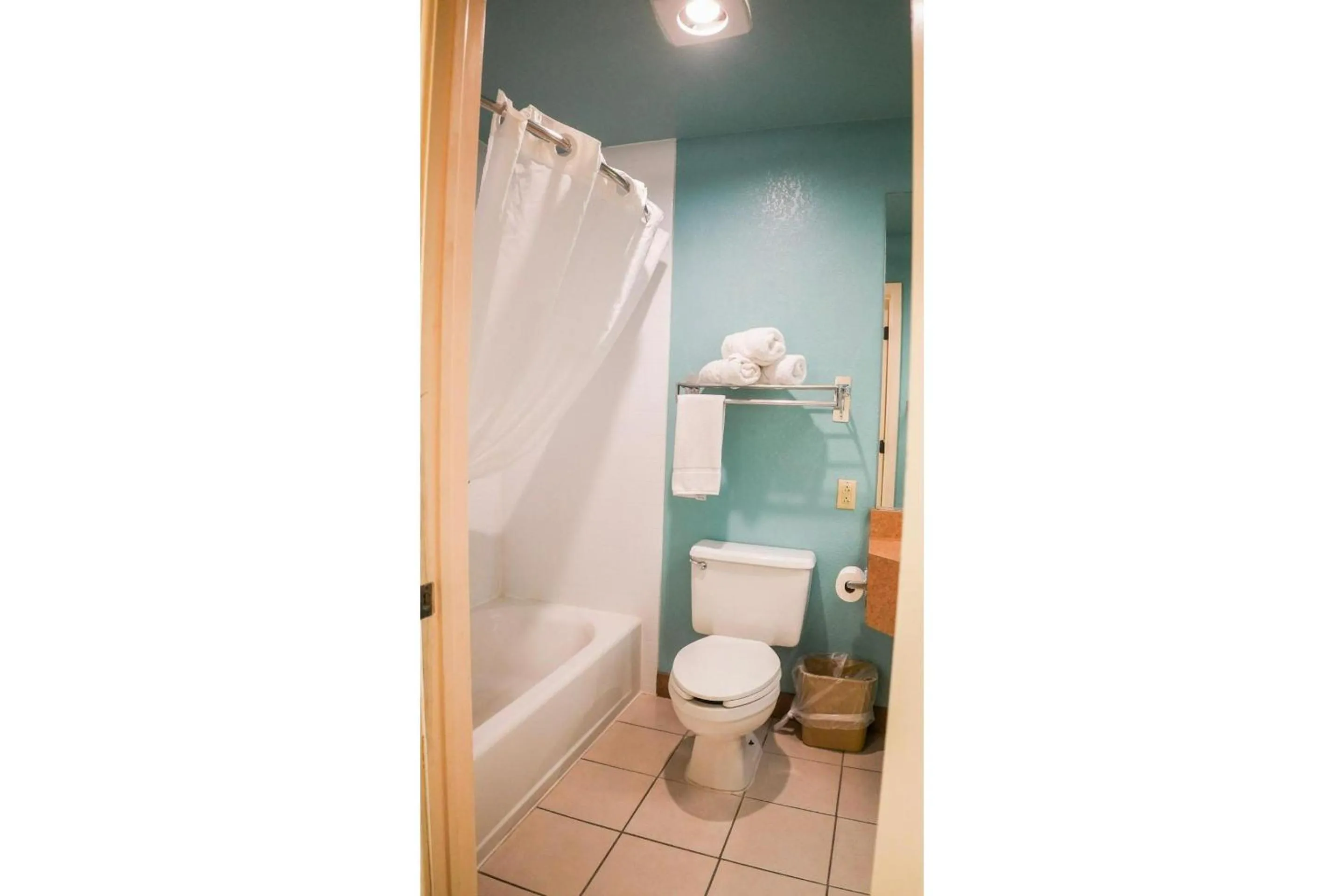 Bathroom in Sierra Inn Capital O ft Huachuca