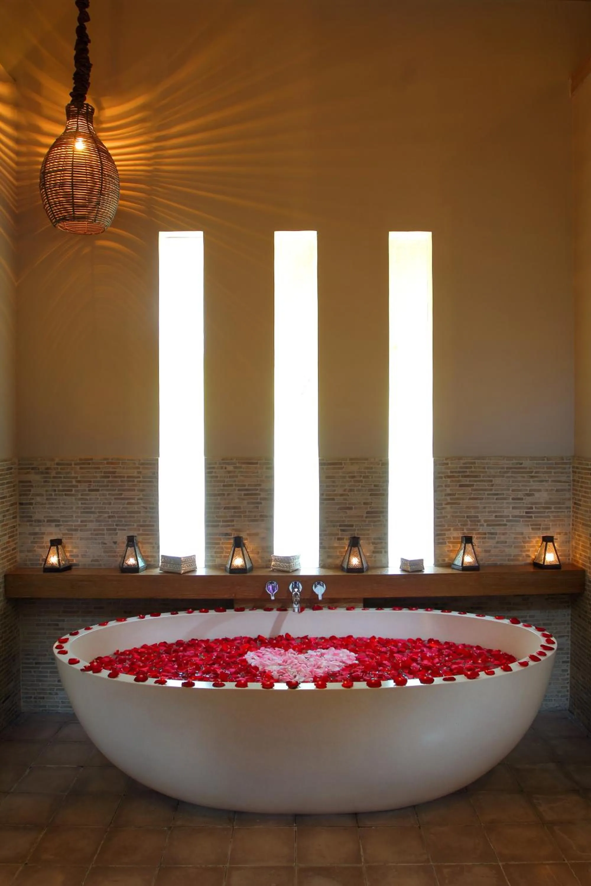 Shower in MATHIS Retreat Ubud