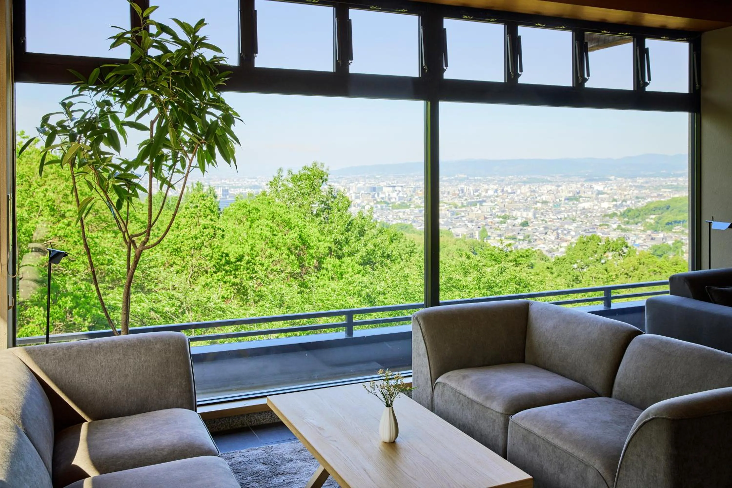 Lobby or reception in ANDO HOTEL NARA Wakakusayama -DLIGHT LIFE & HOTELS-