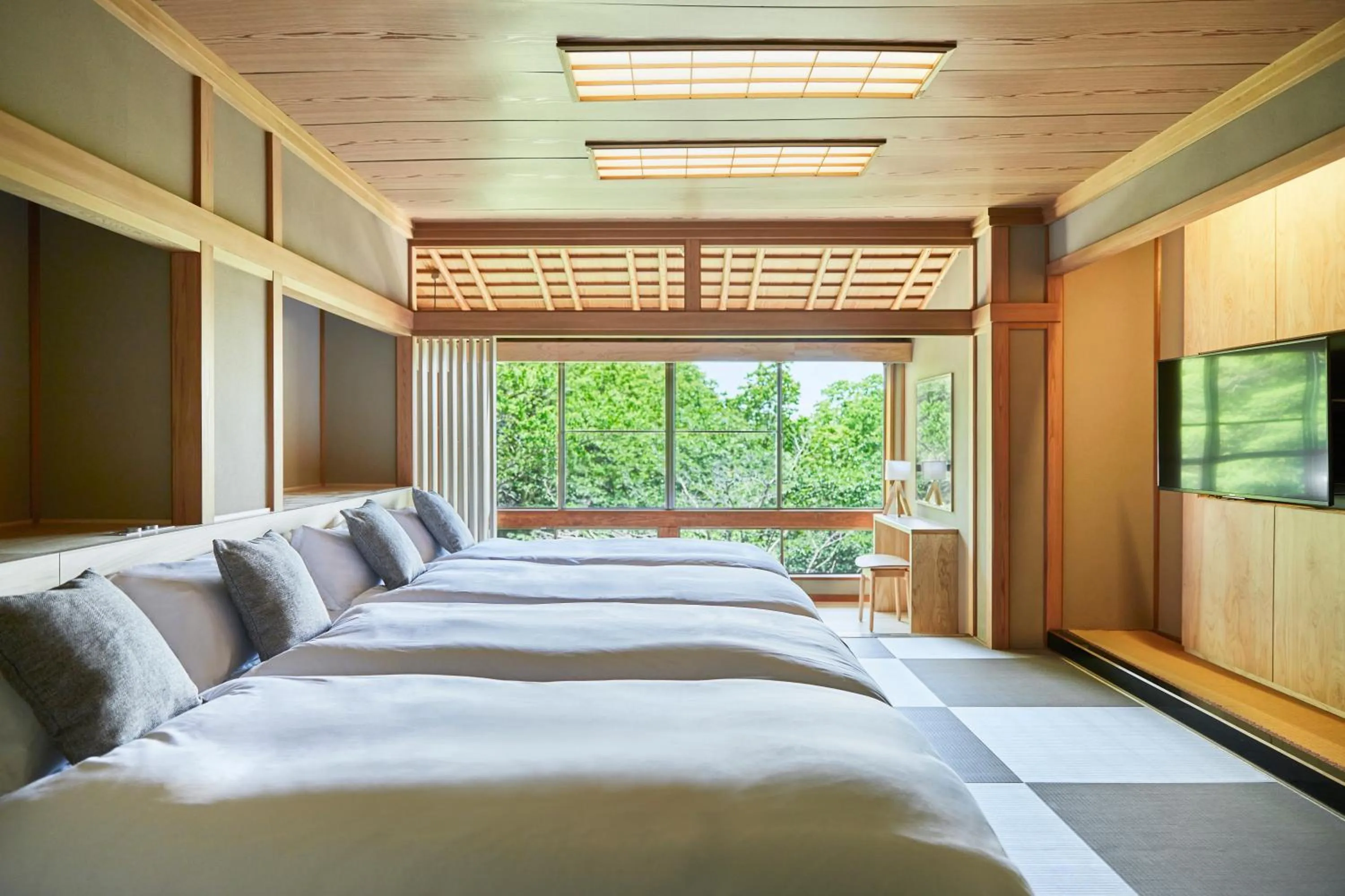Photo of the whole room, Bed in ANDO HOTEL NARA Wakakusayama -DLIGHT LIFE & HOTELS-
