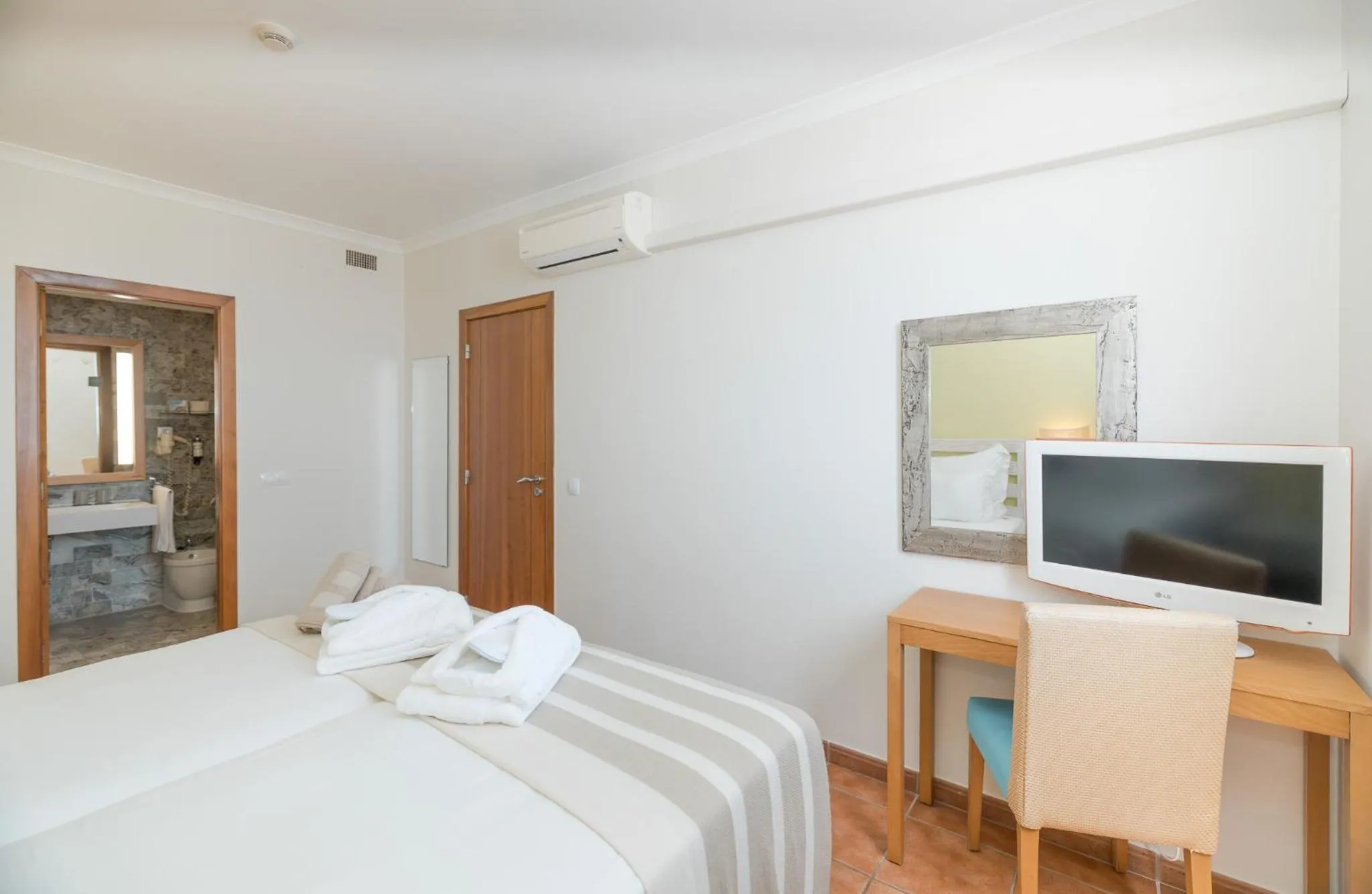 Bedroom, Bed in Pestana Viking Beach & SPA Resort