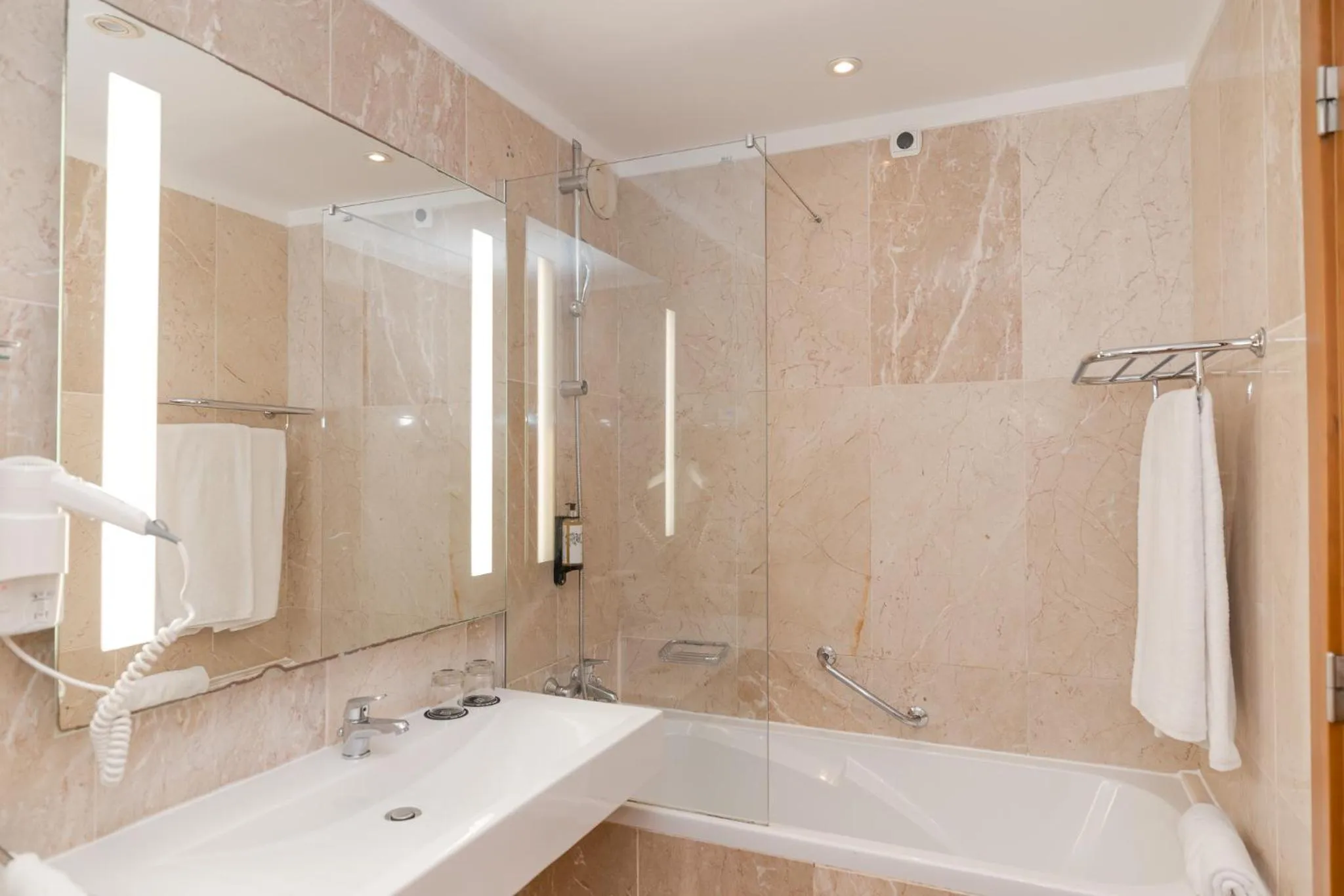 Bathroom in Pestana Viking Beach & SPA Resort