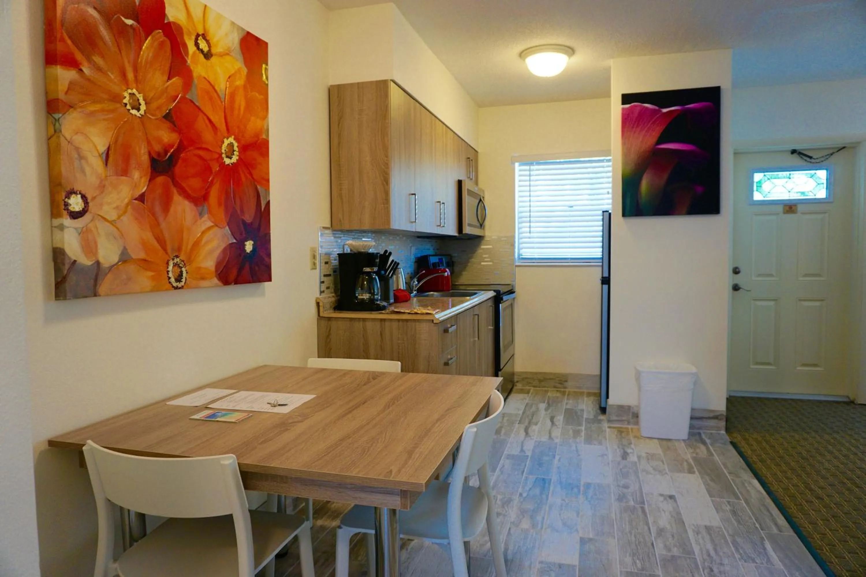 Coffee/tea facilities in Club Lux Resort By The Beach