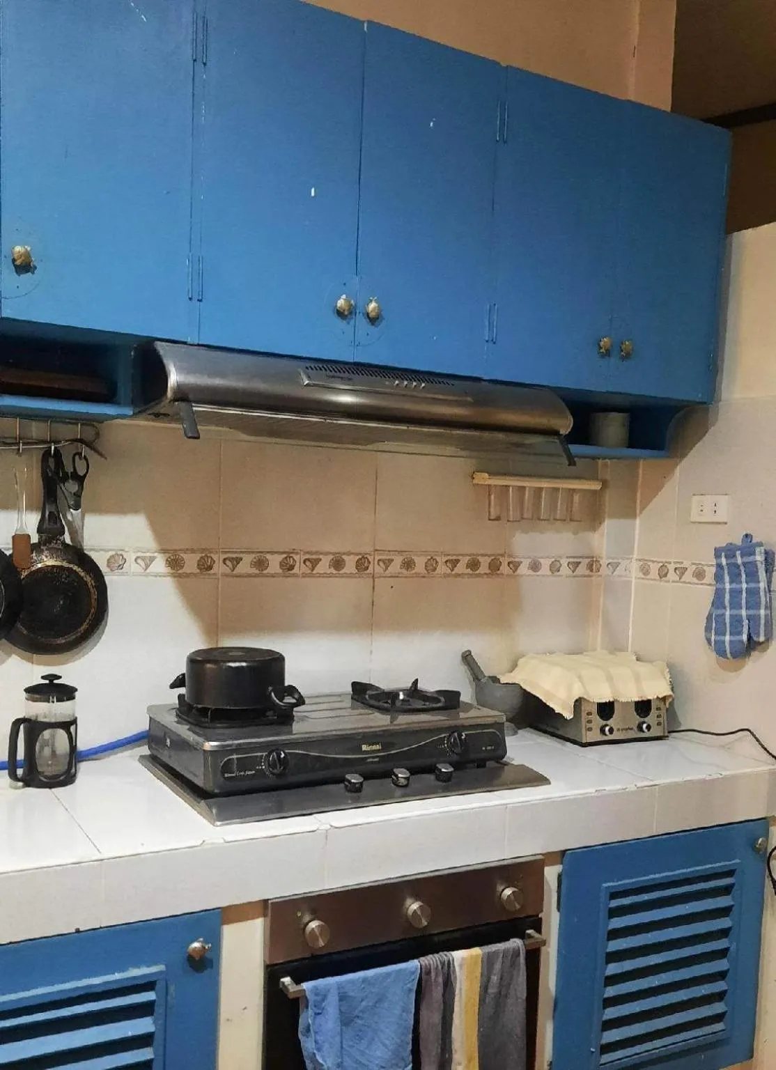 Kitchen or kitchenette in UrbanView BNKY Bed and Breakfast Palawan by RedDoorz