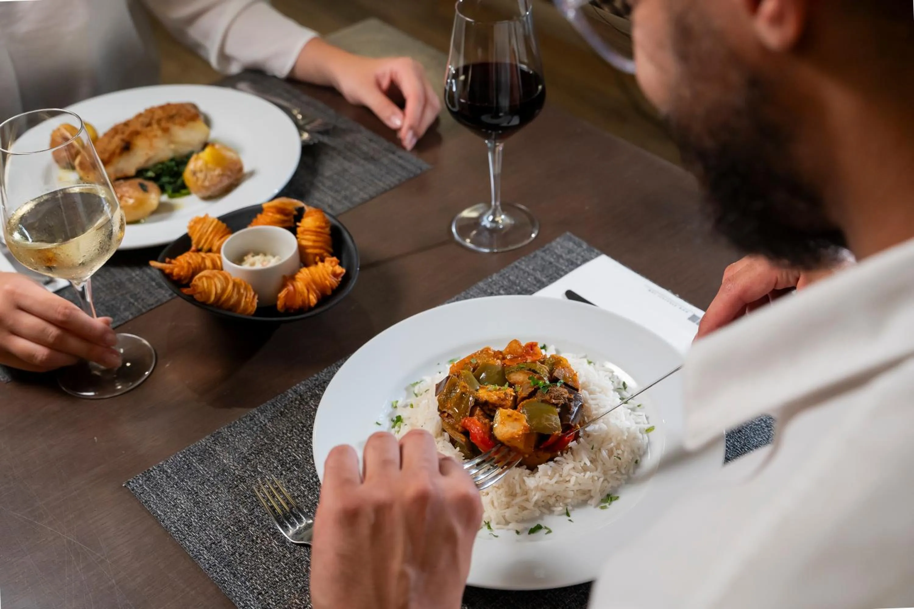 Restaurant/places to eat in HF Tuela Porto