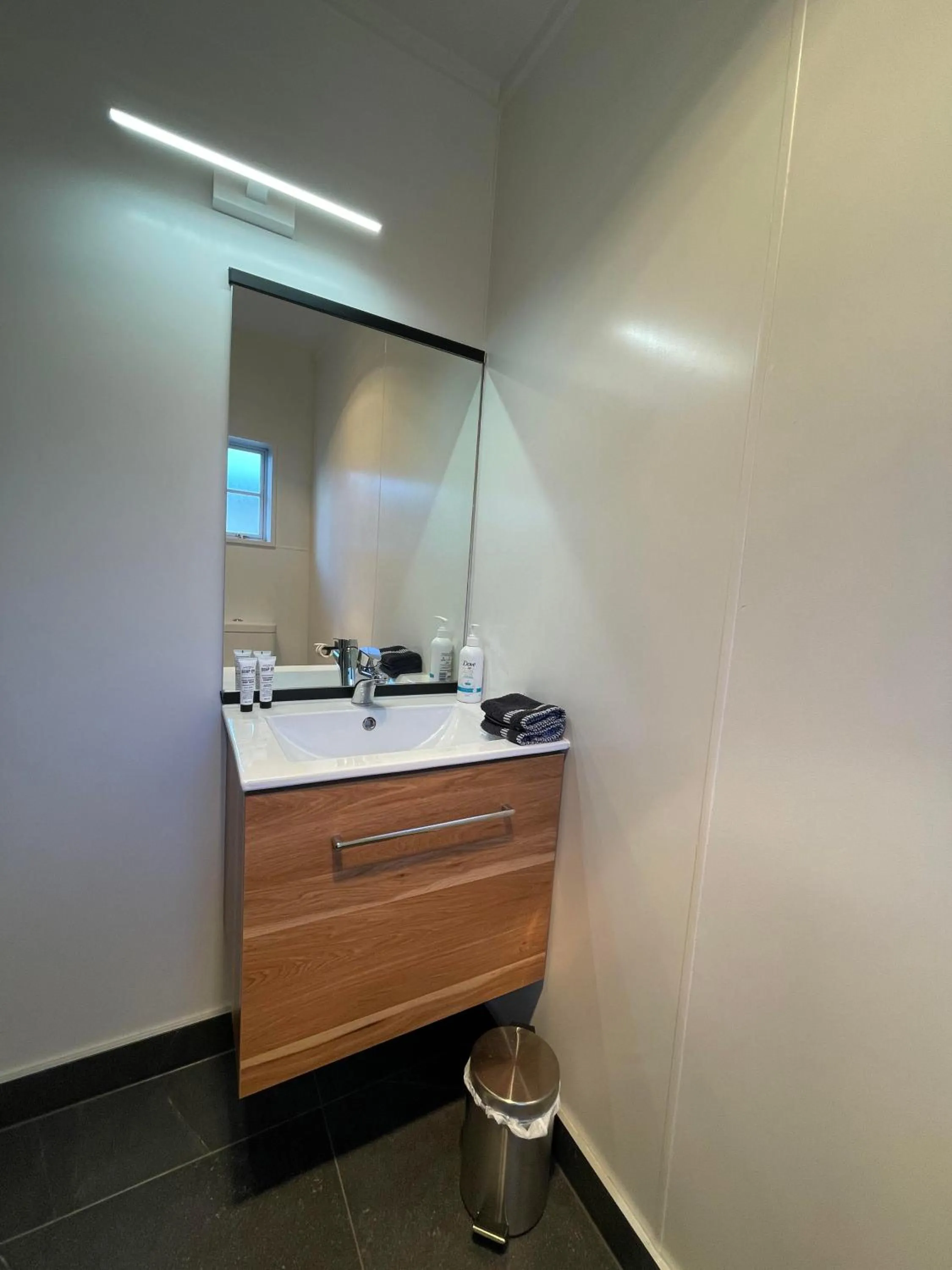 Bathroom in Colonial Motel