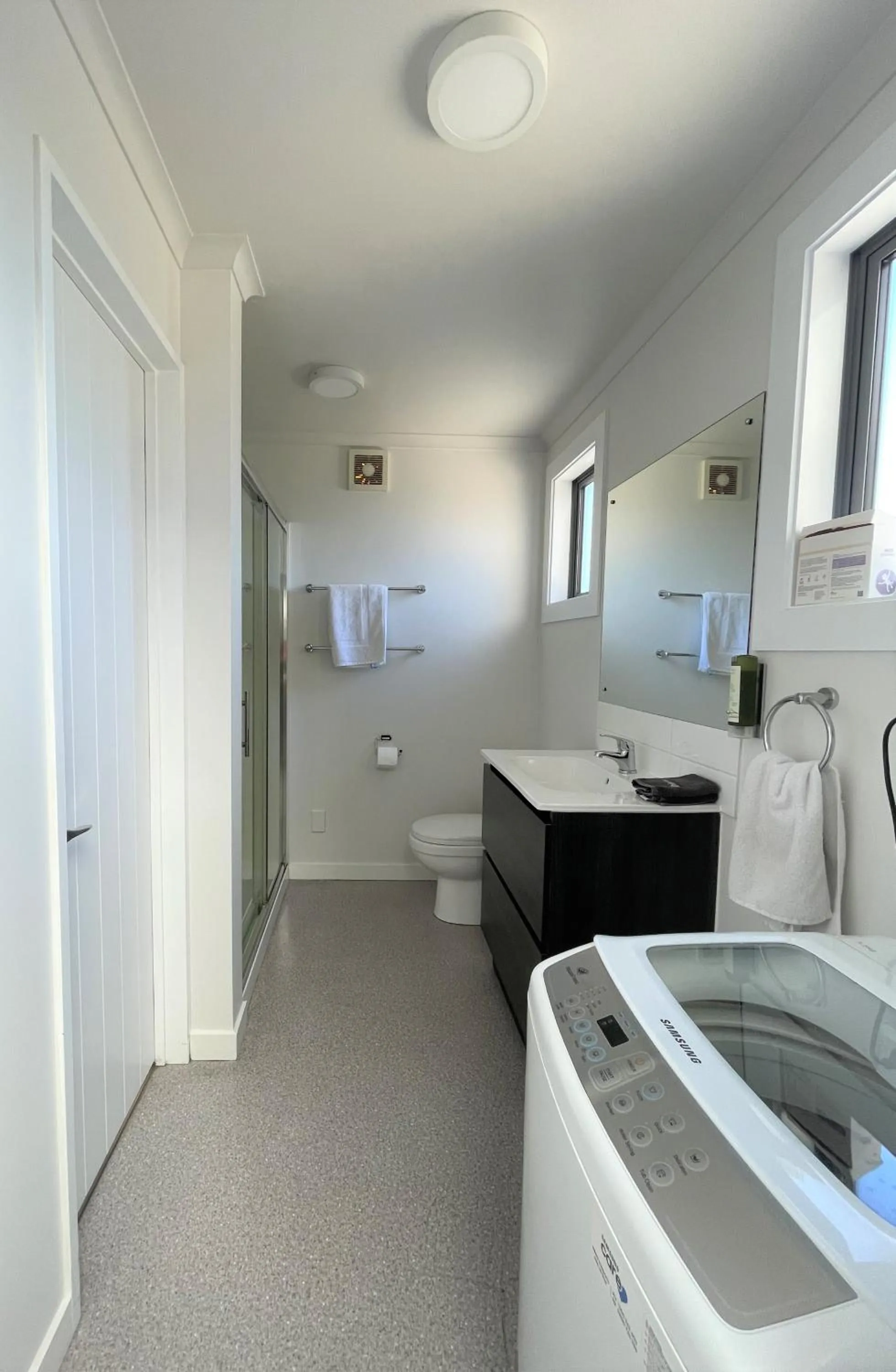 Toilet in Colonial Motel