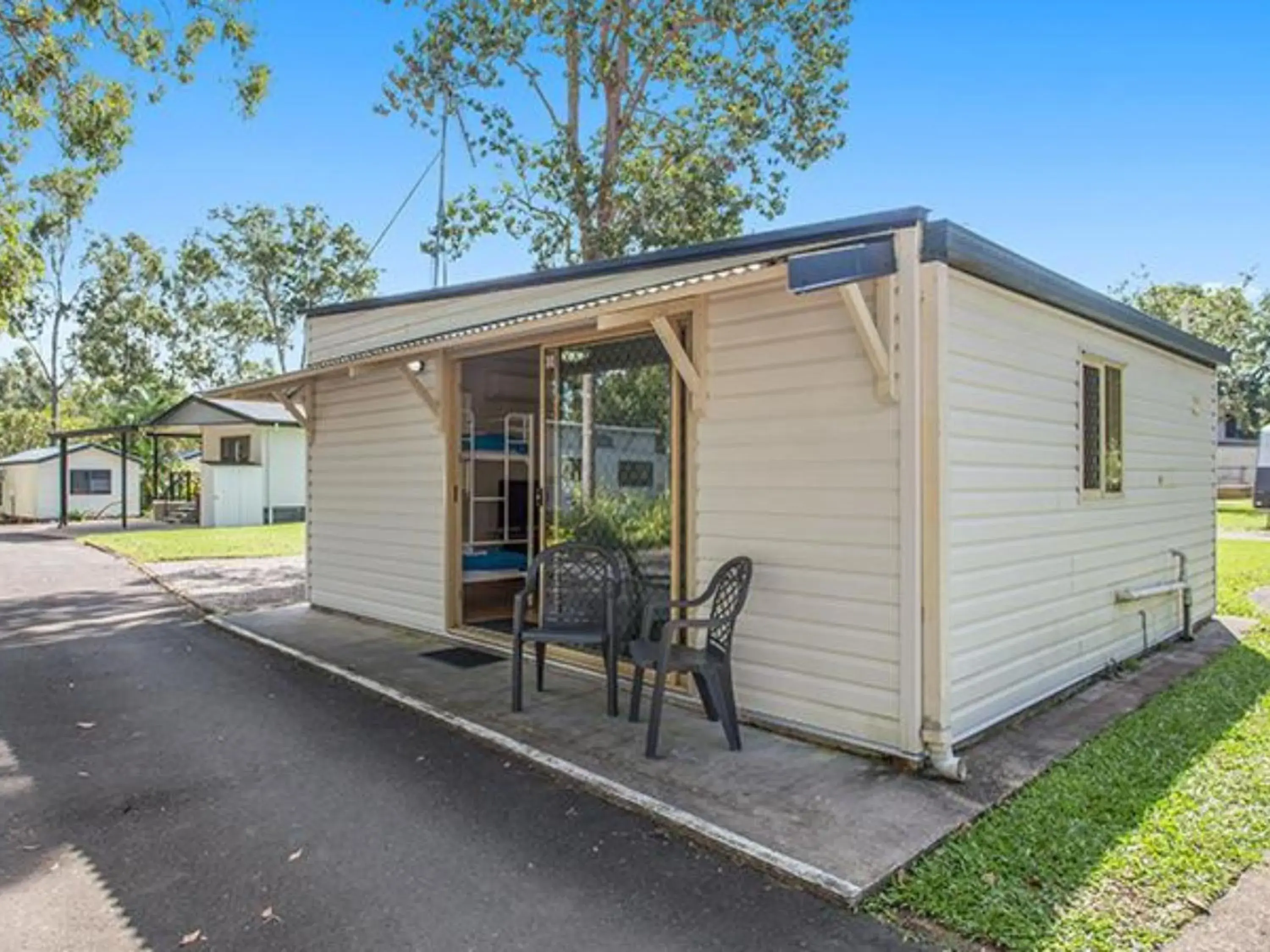 Standard Studio Cabin in Landsborough Holiday Park Standard Studio Cabin in Landsborough Holiday Park