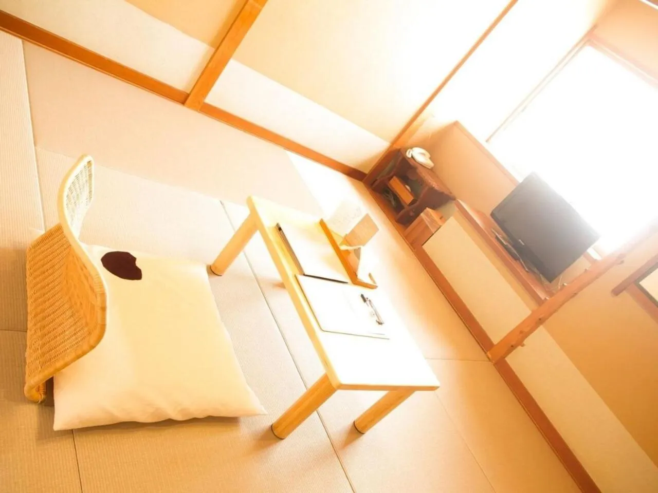 Photo of the whole room, Bed in Yugawara Retreat Goen no Mori