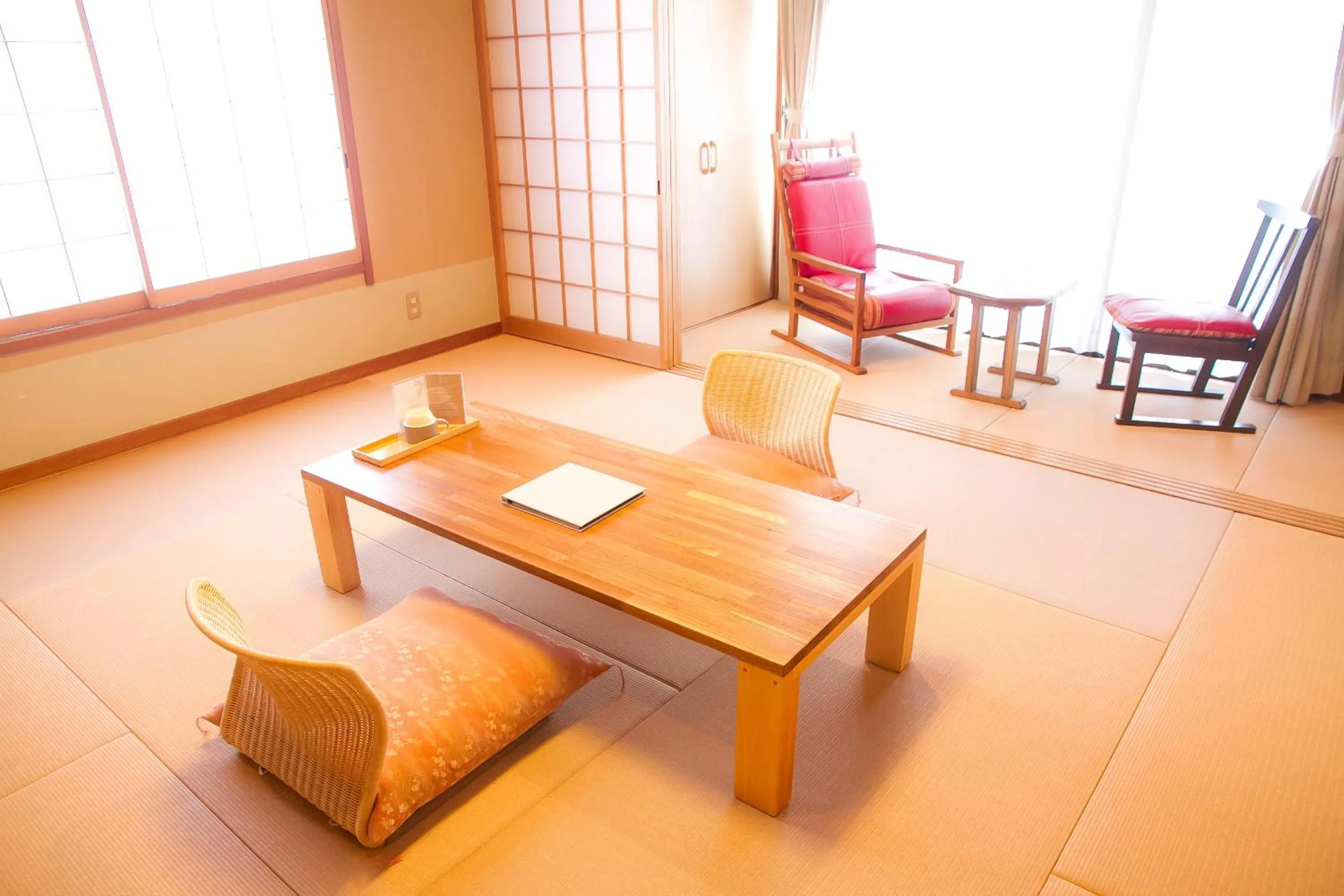Photo of the whole room in Yugawara Retreat Goen no Mori