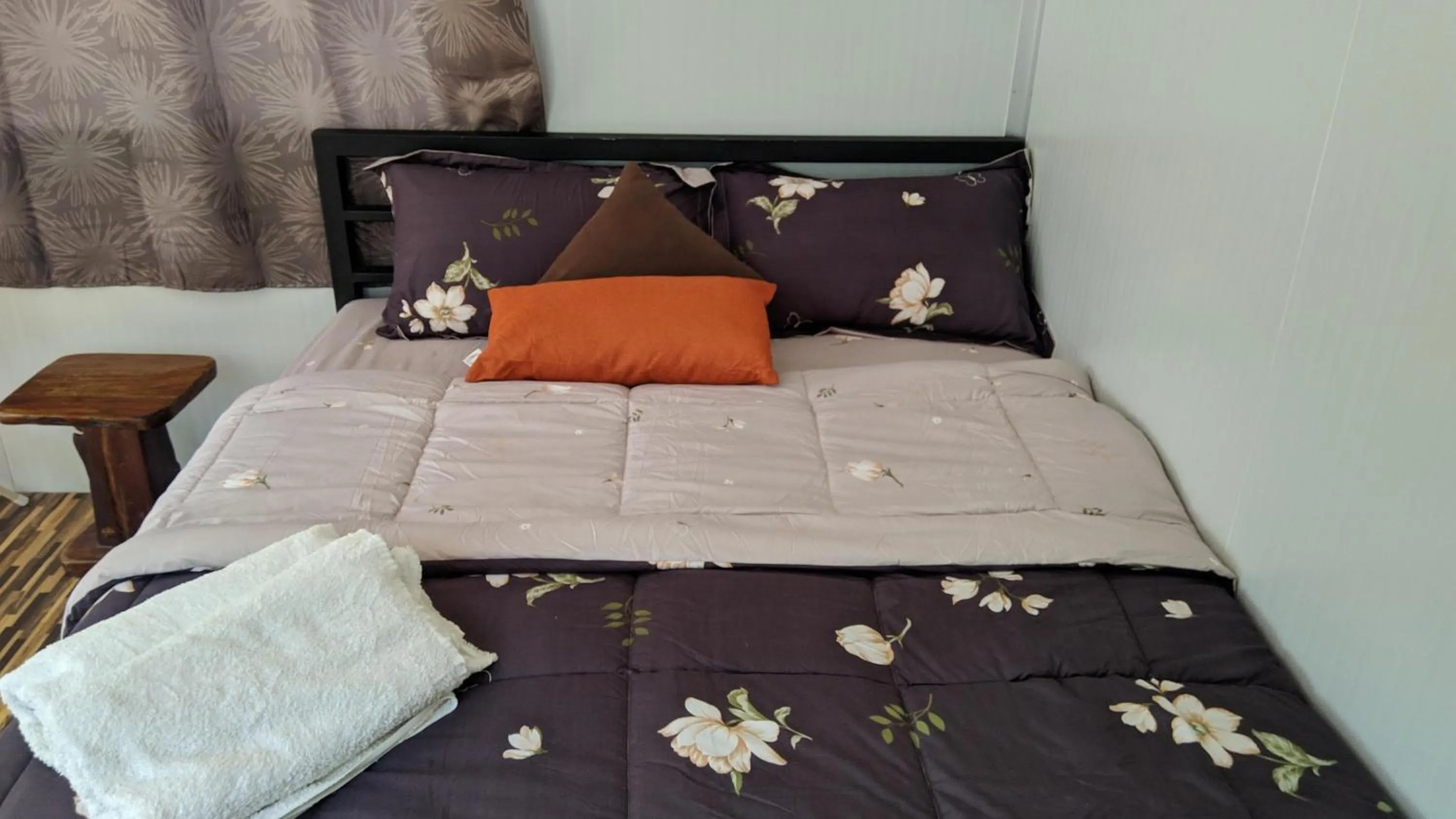 Bed in Baan Suchanuch