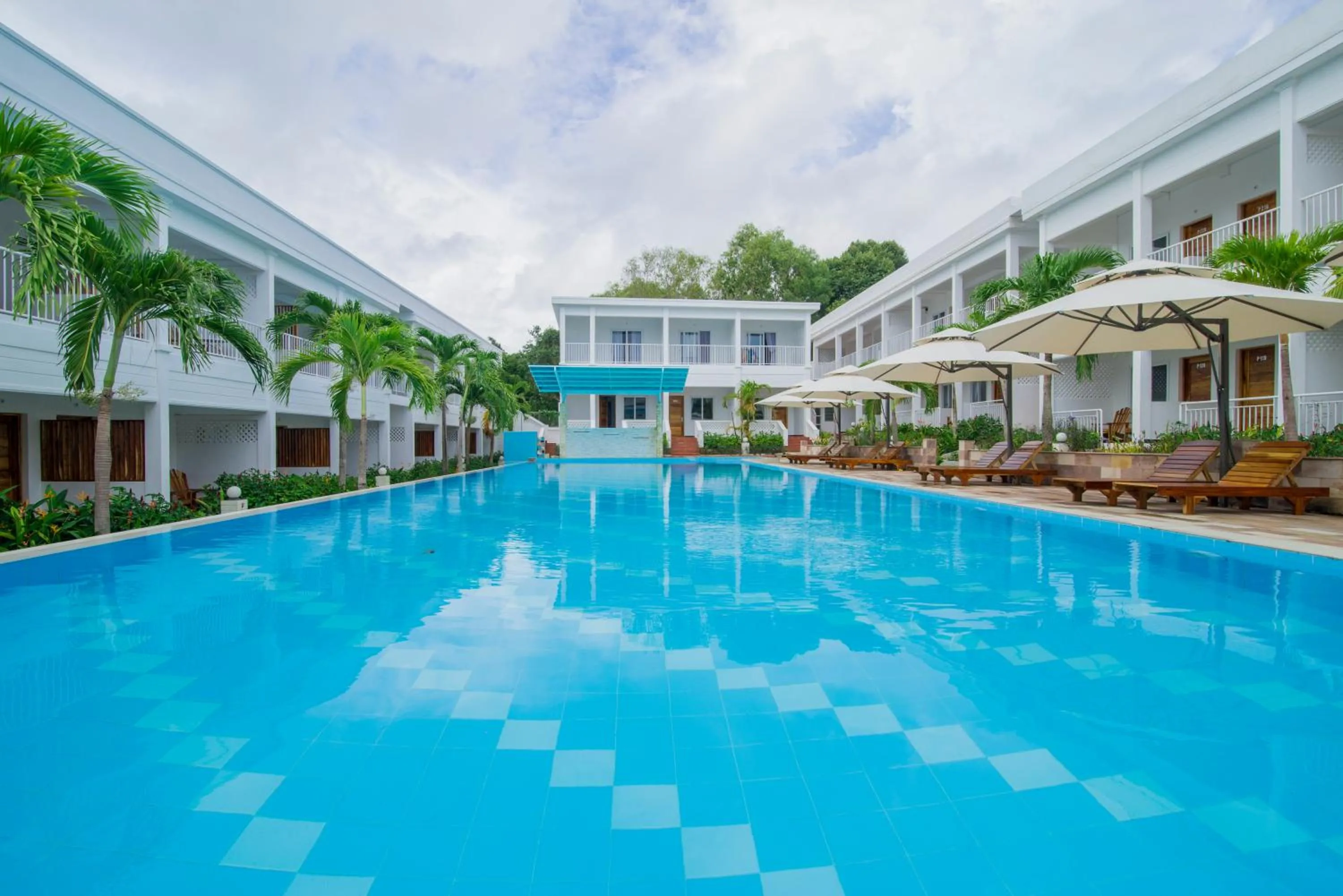 Swimming pool in Palma Resort