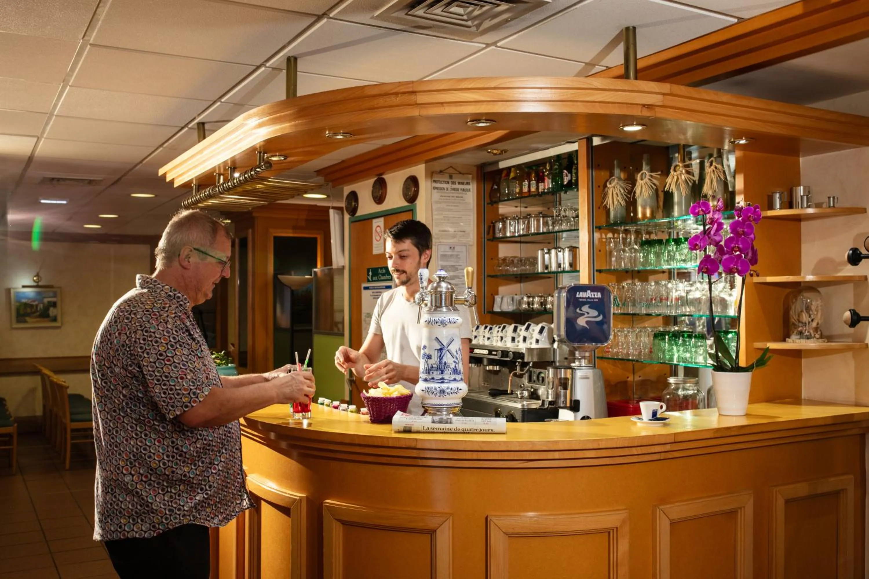 Lounge or bar in Hôtel Compostelle