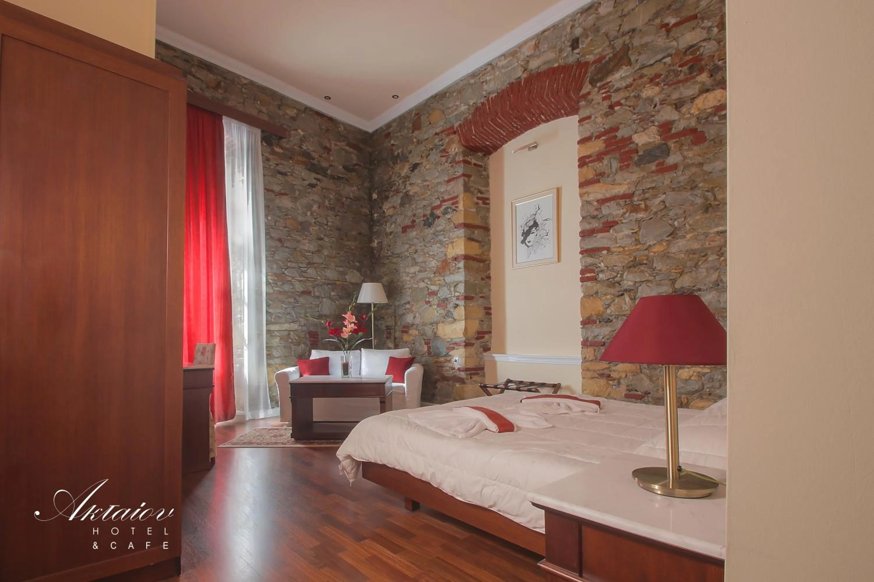 Photo of the whole room in Hotel Aktaion Syros