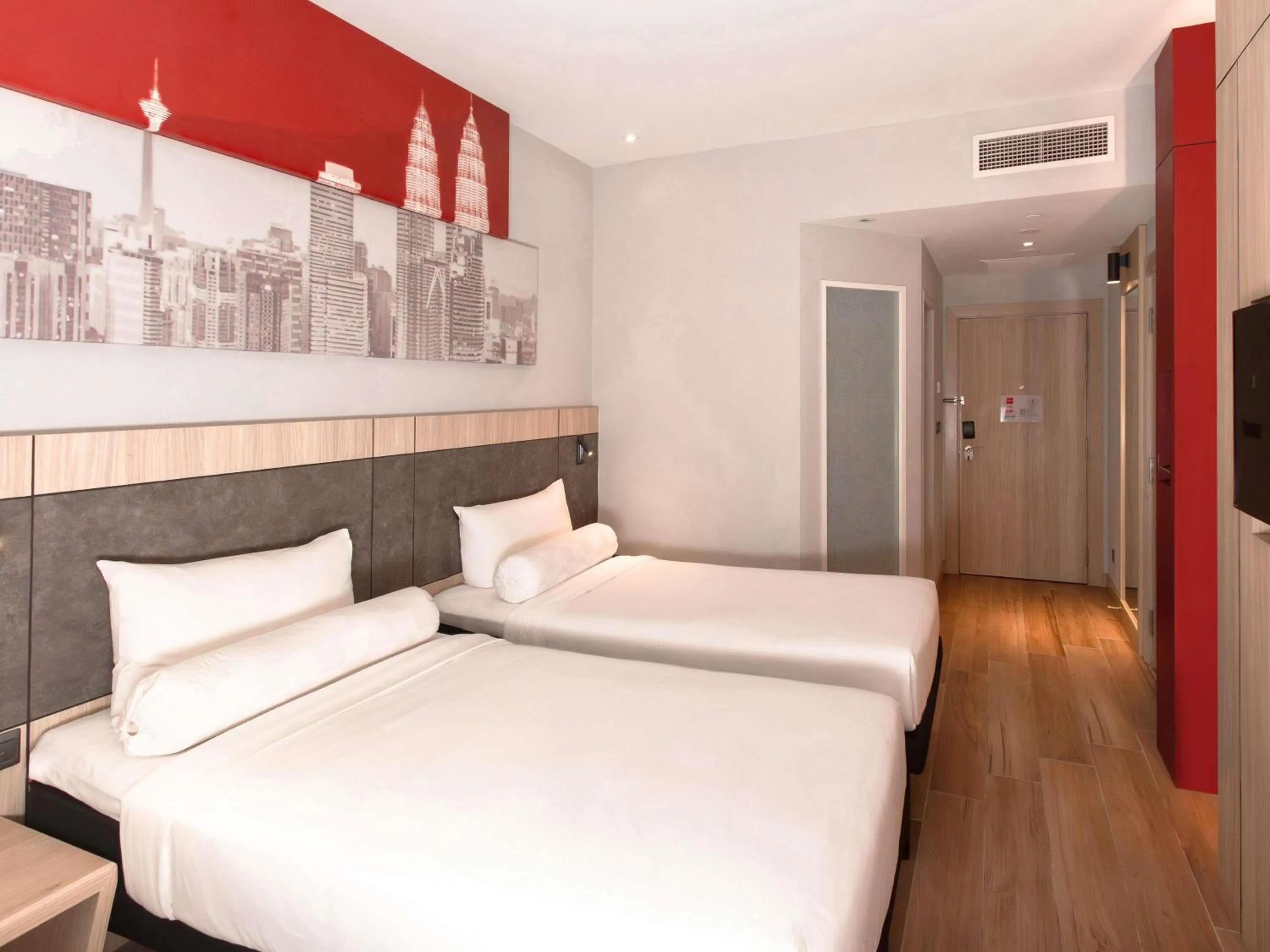 Bedroom, Bed in ibis Kuala Lumpur City Centre