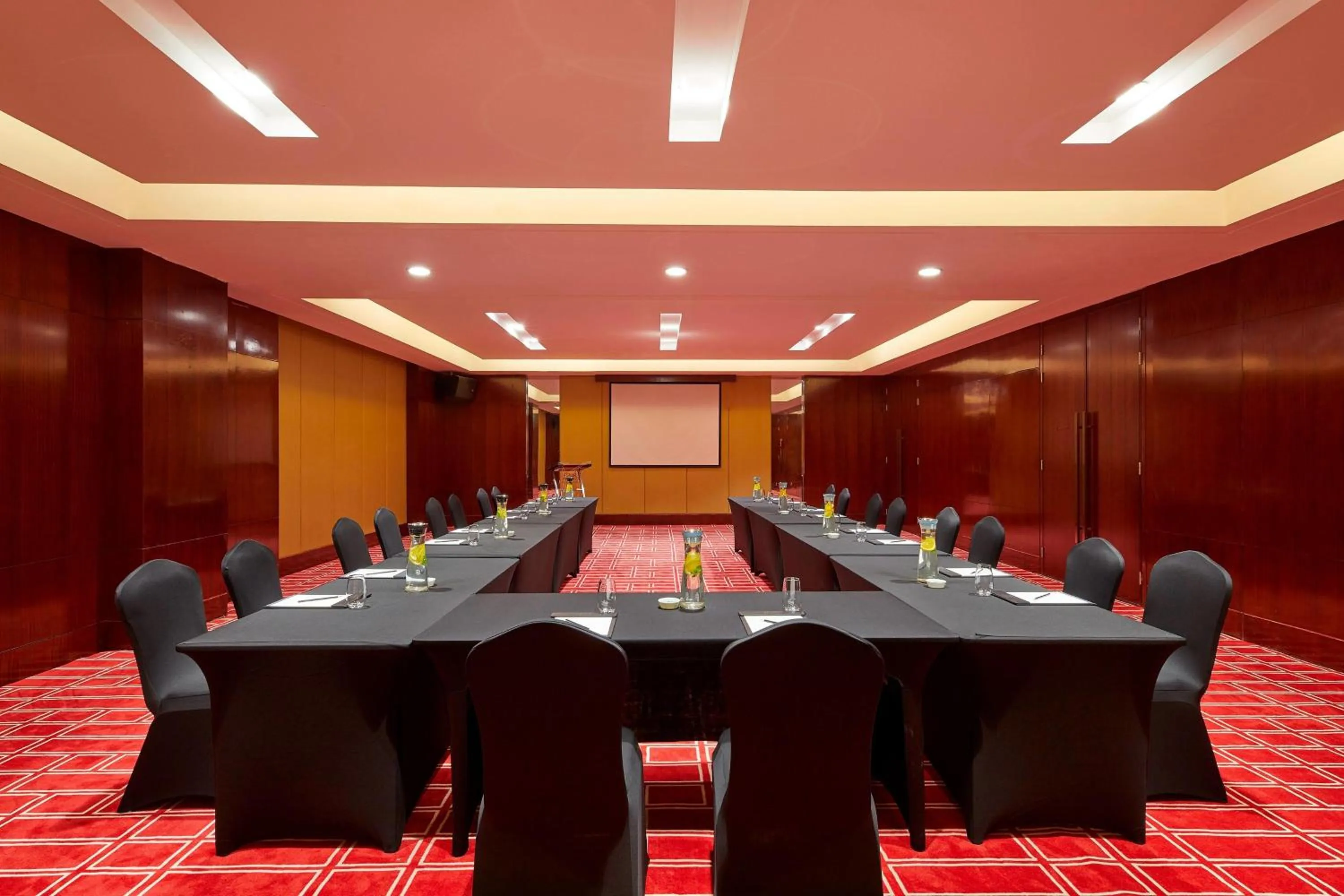 Meeting/conference room in Four Points by Sheraton Liupanshui