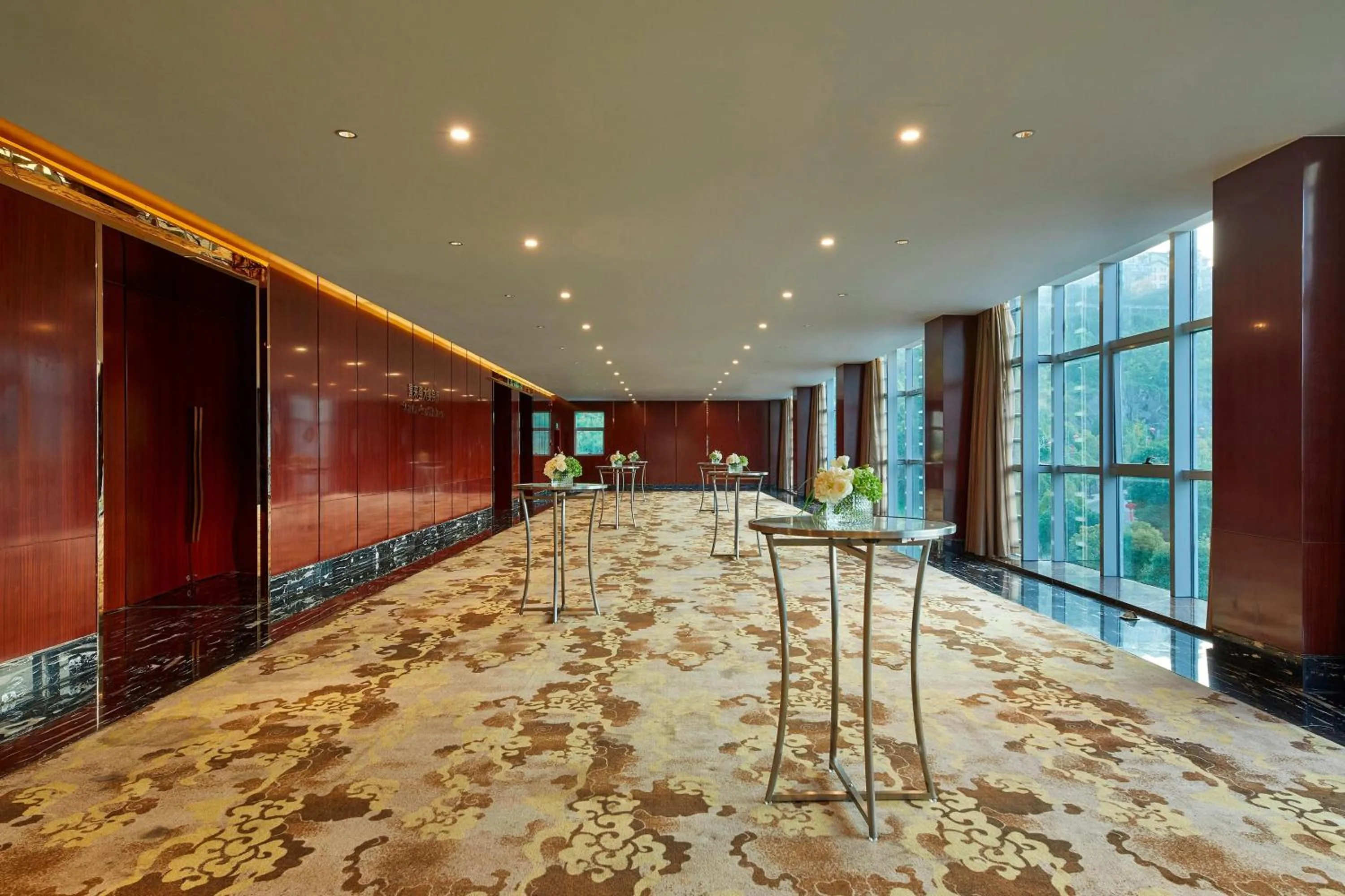 Meeting/conference room in Four Points by Sheraton Liupanshui
