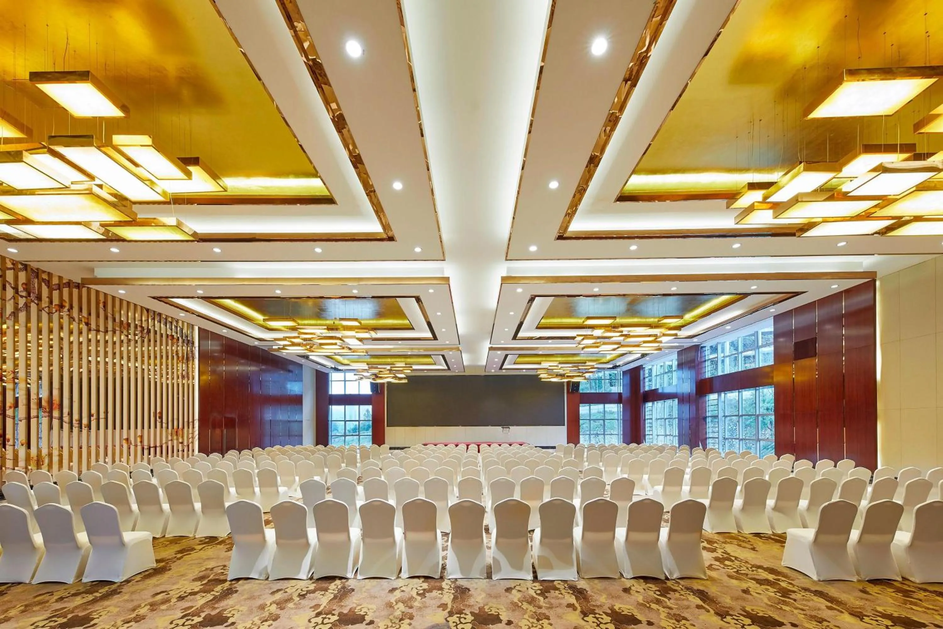 Meeting/conference room in Four Points by Sheraton Liupanshui