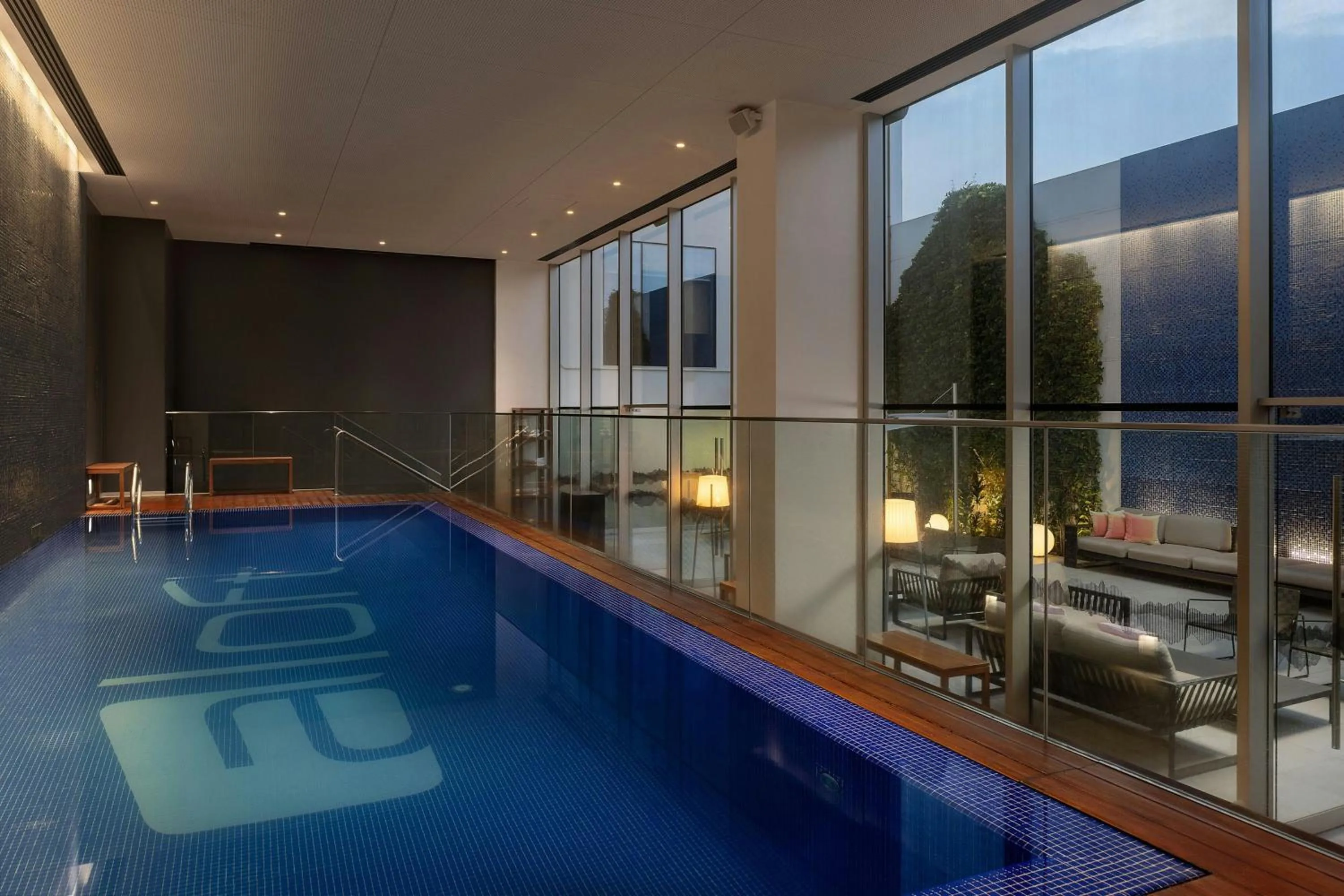 Swimming pool in Aloft Lima Miraflores