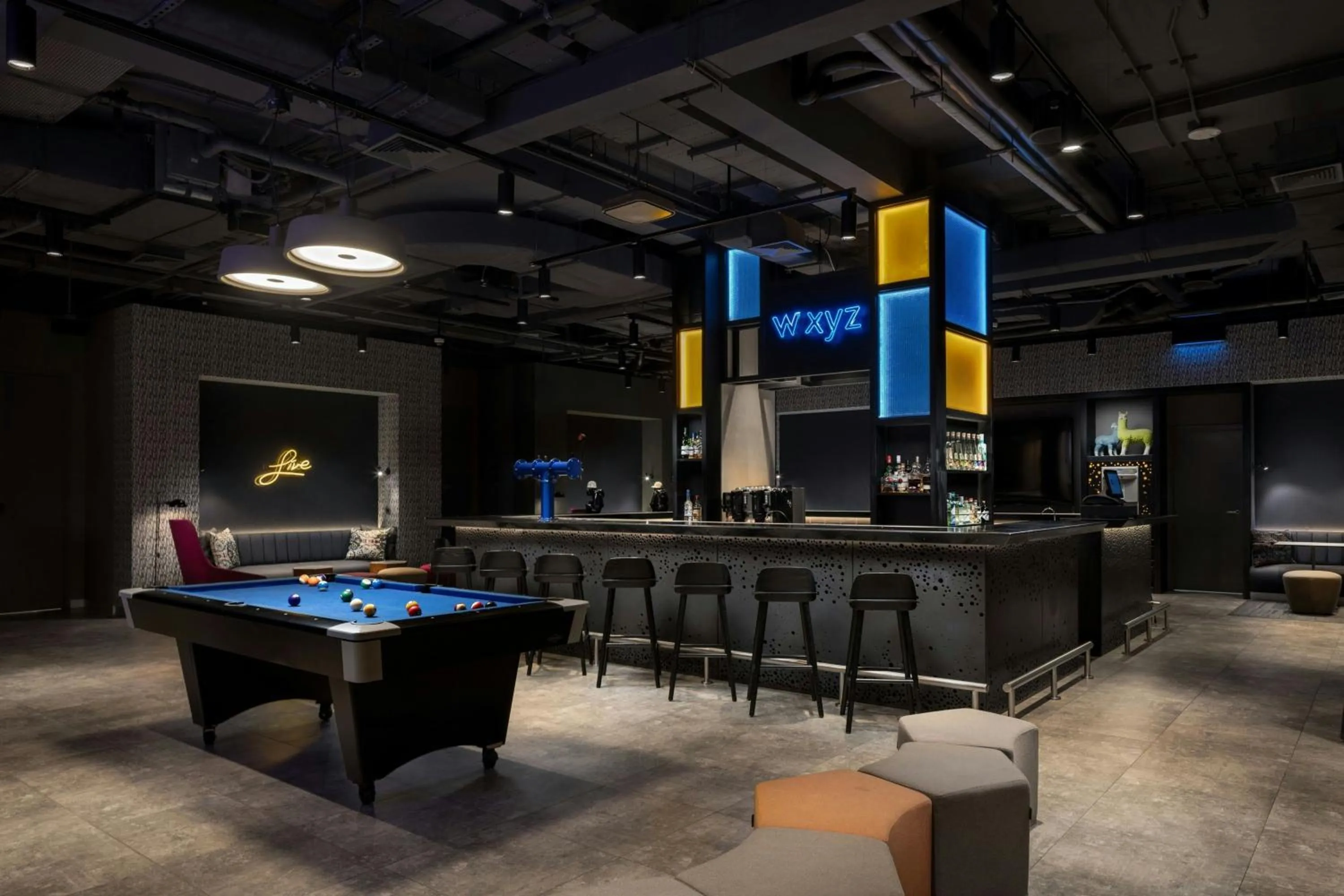 Swimming pool in Aloft Lima Miraflores