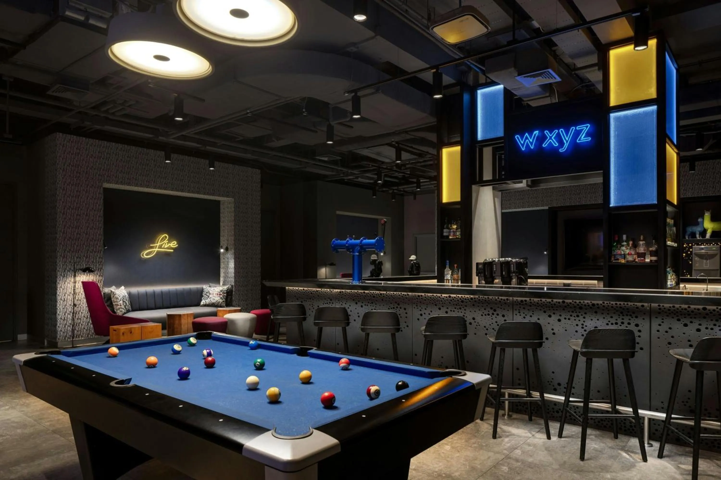 Swimming pool in Aloft Lima Miraflores