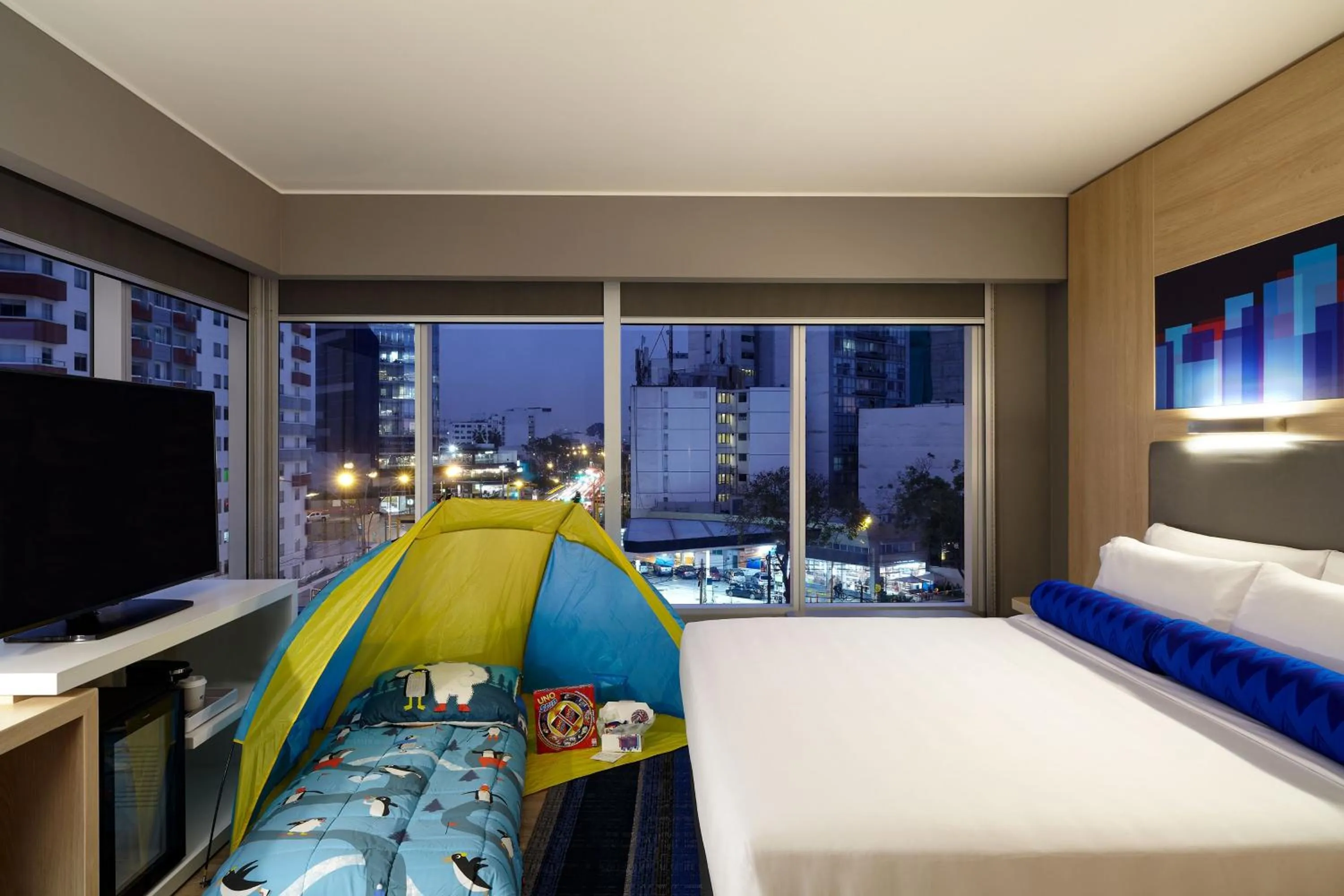 Photo of the whole room, Bed in Aloft Lima Miraflores